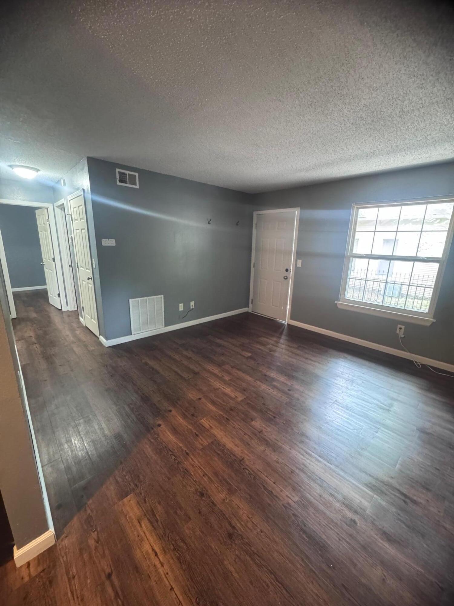 515 South New Avenue Property Photo 2