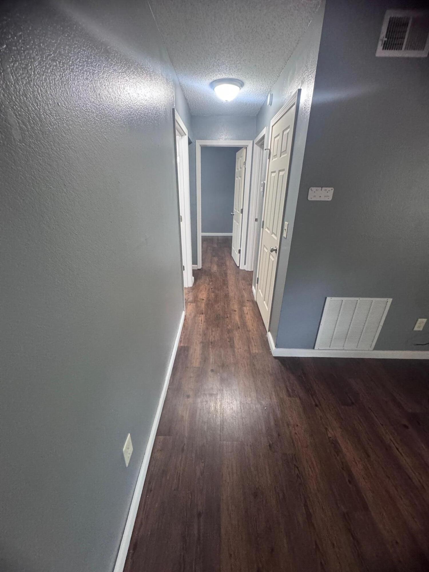 515 South New Avenue Property Photo 7