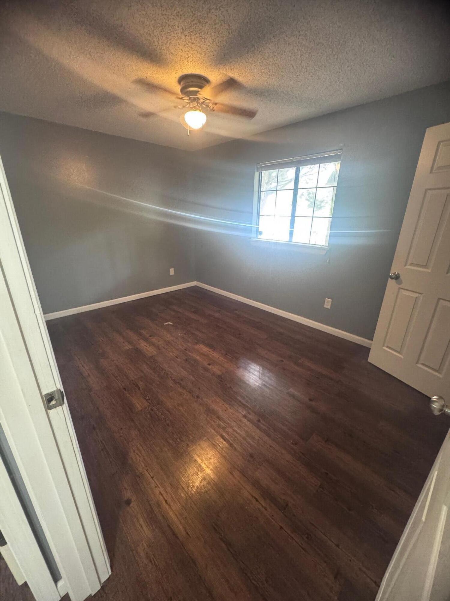 515 South New Avenue Property Photo 11