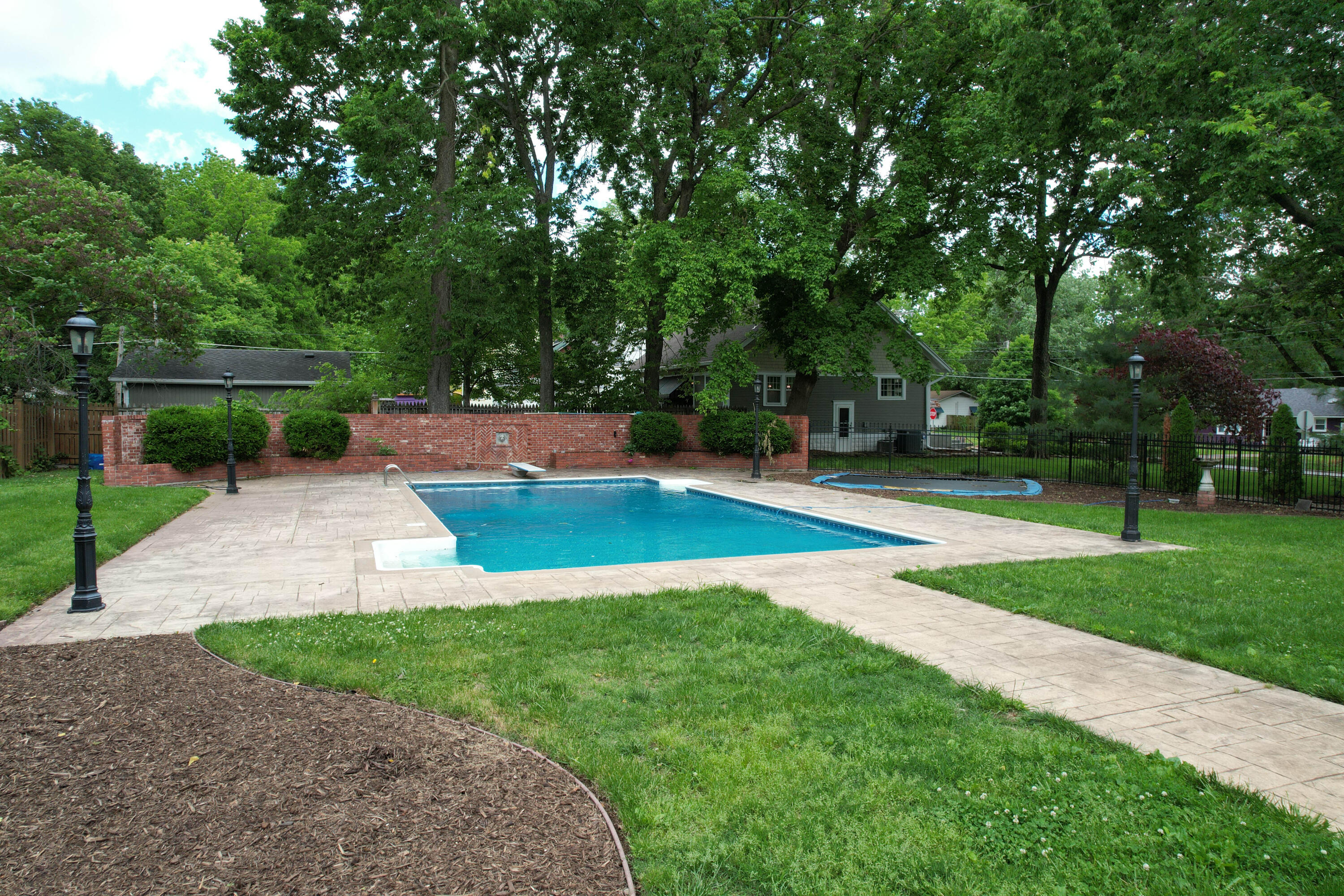 1435 East Walnut Street Property Photo 62