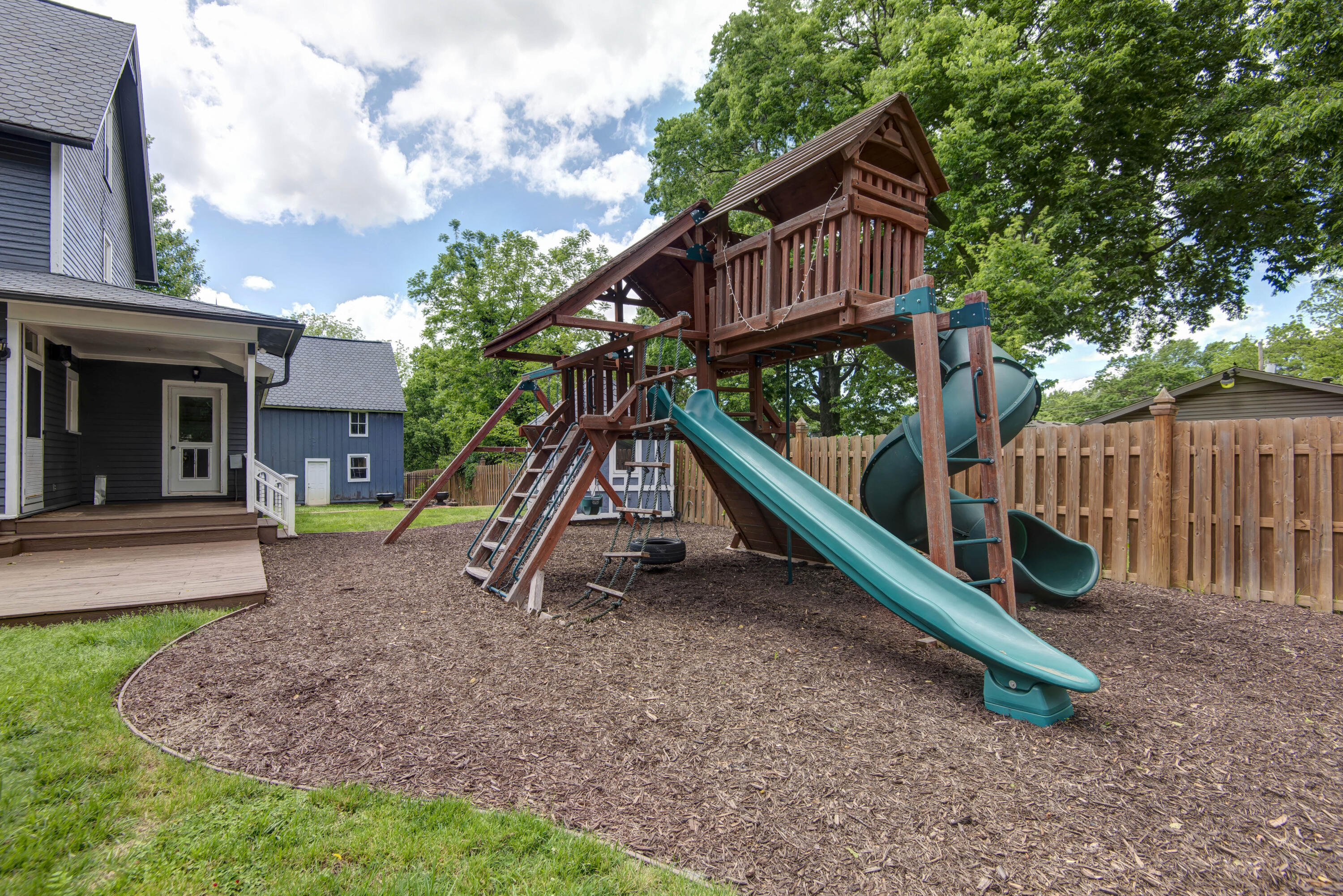 1435 East Walnut Street Property Photo 65