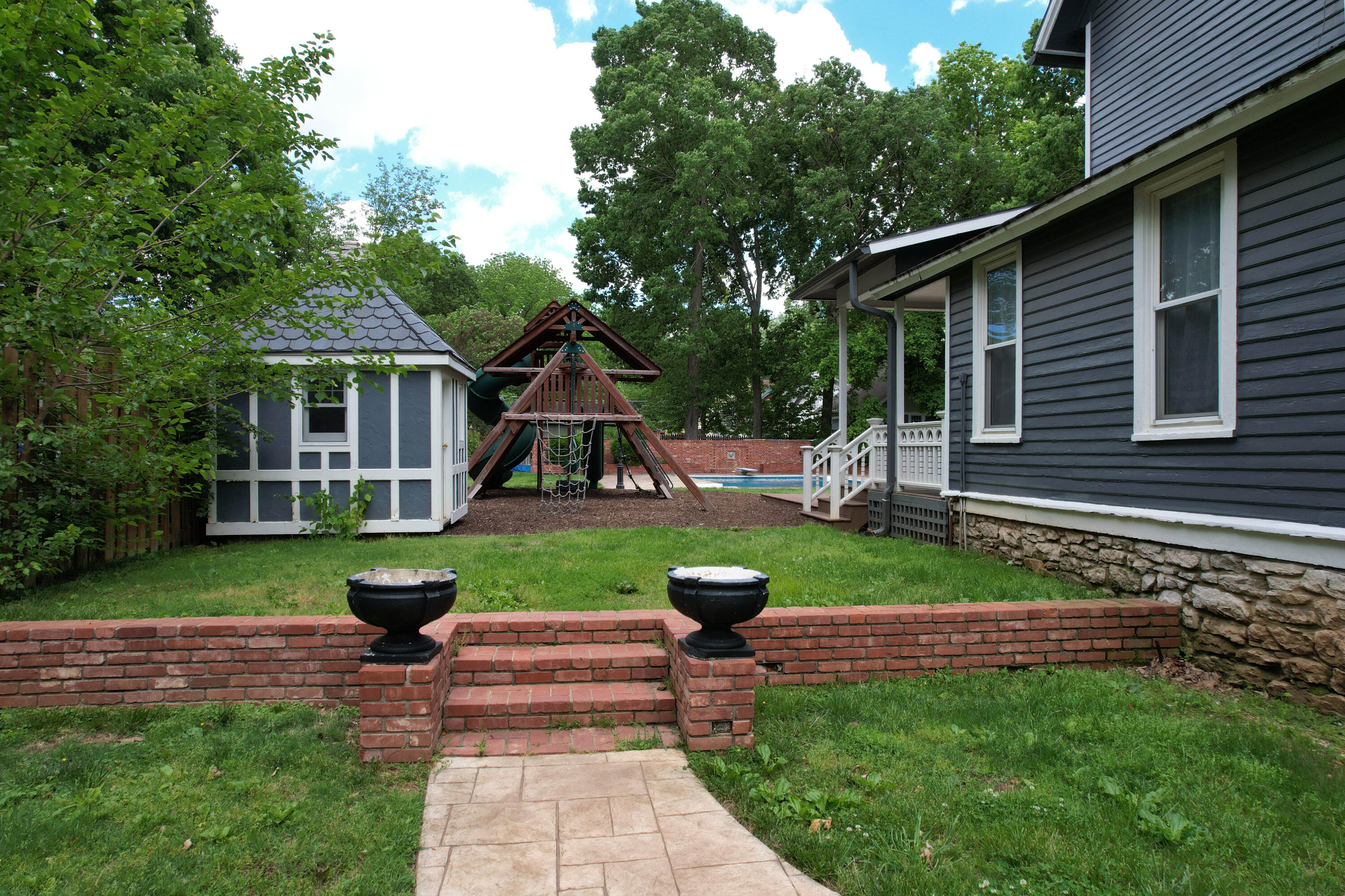 1435 East Walnut Street Property Photo 68