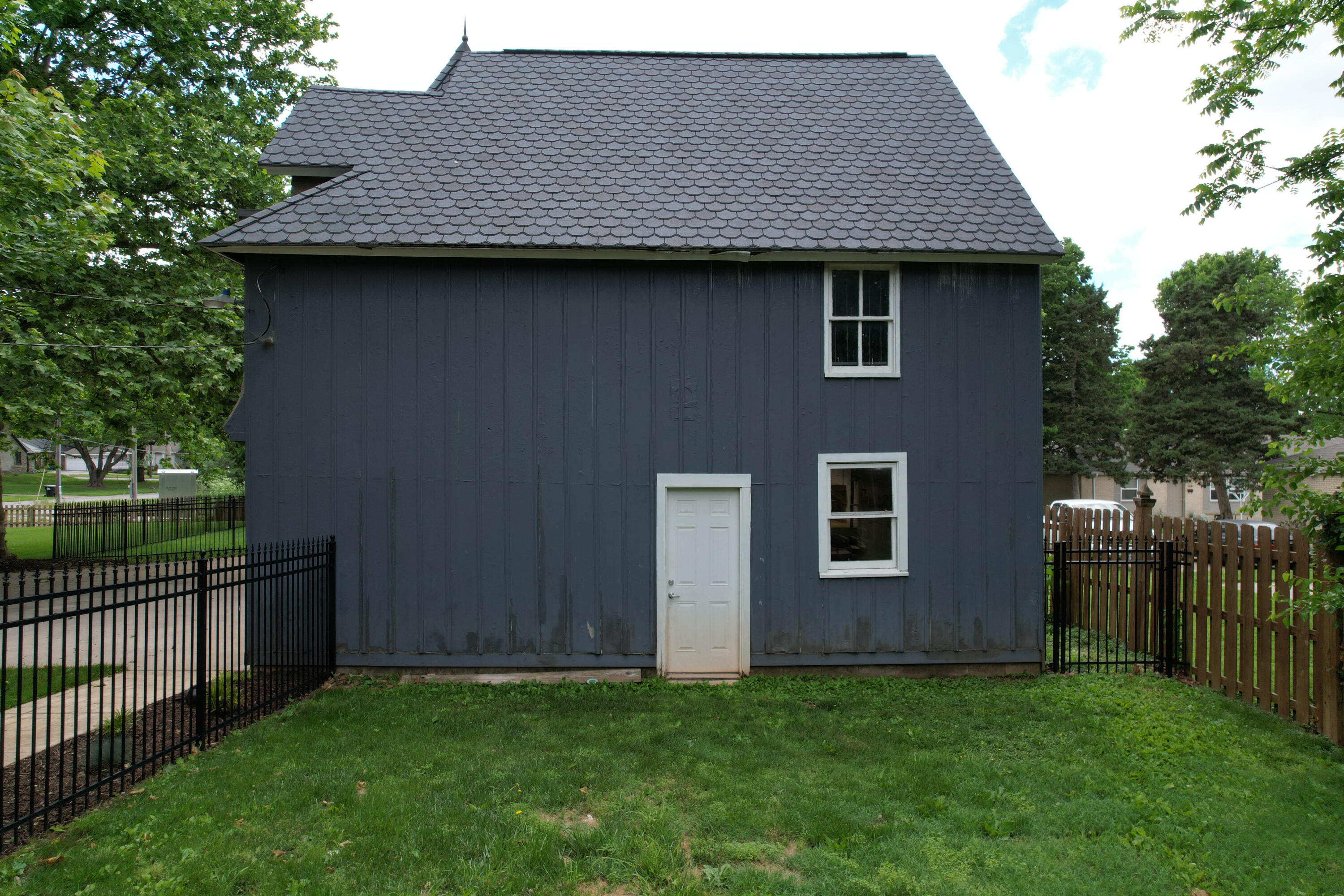 1435 East Walnut Street Property Photo 69