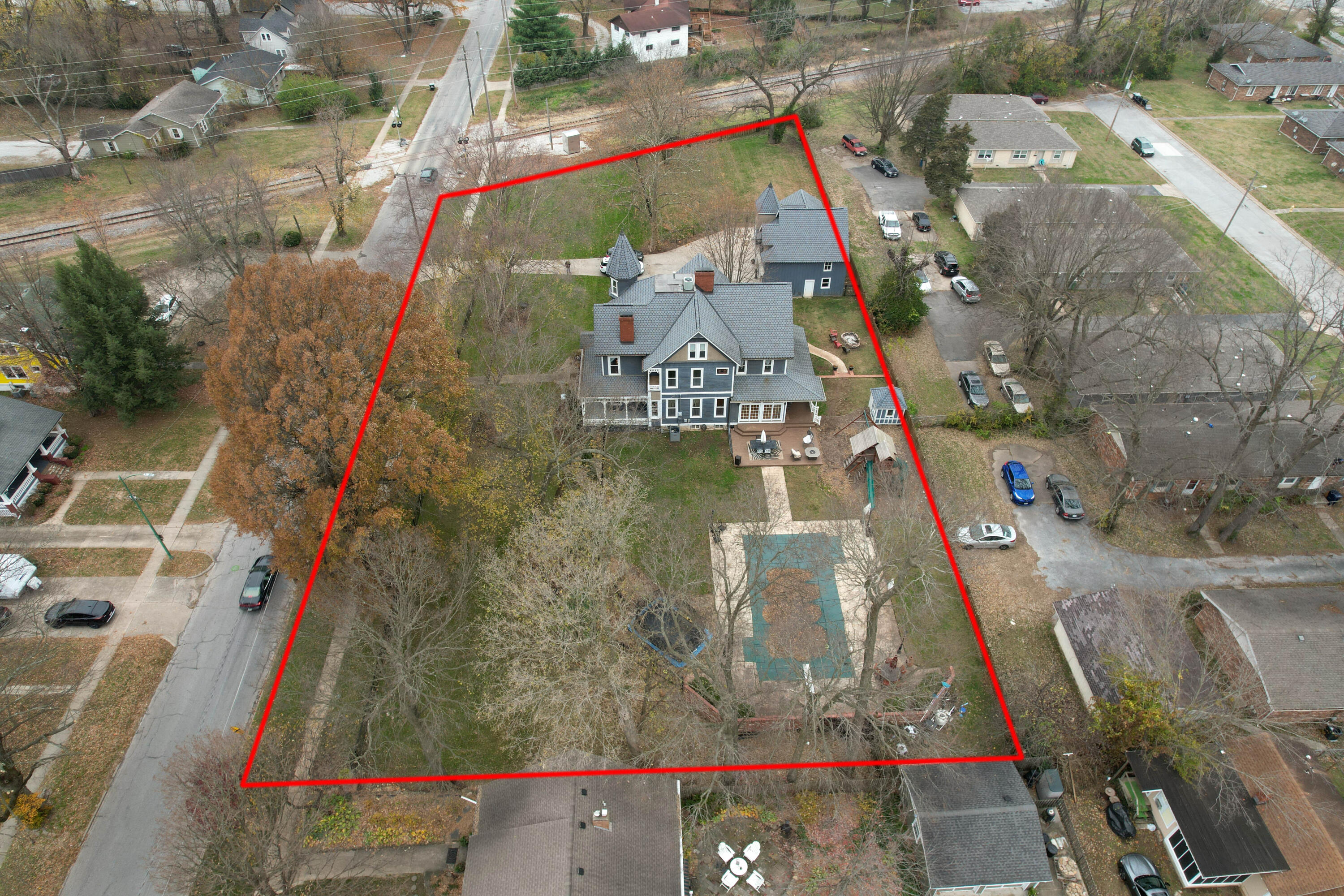 1435 East Walnut Street Property Photo 75