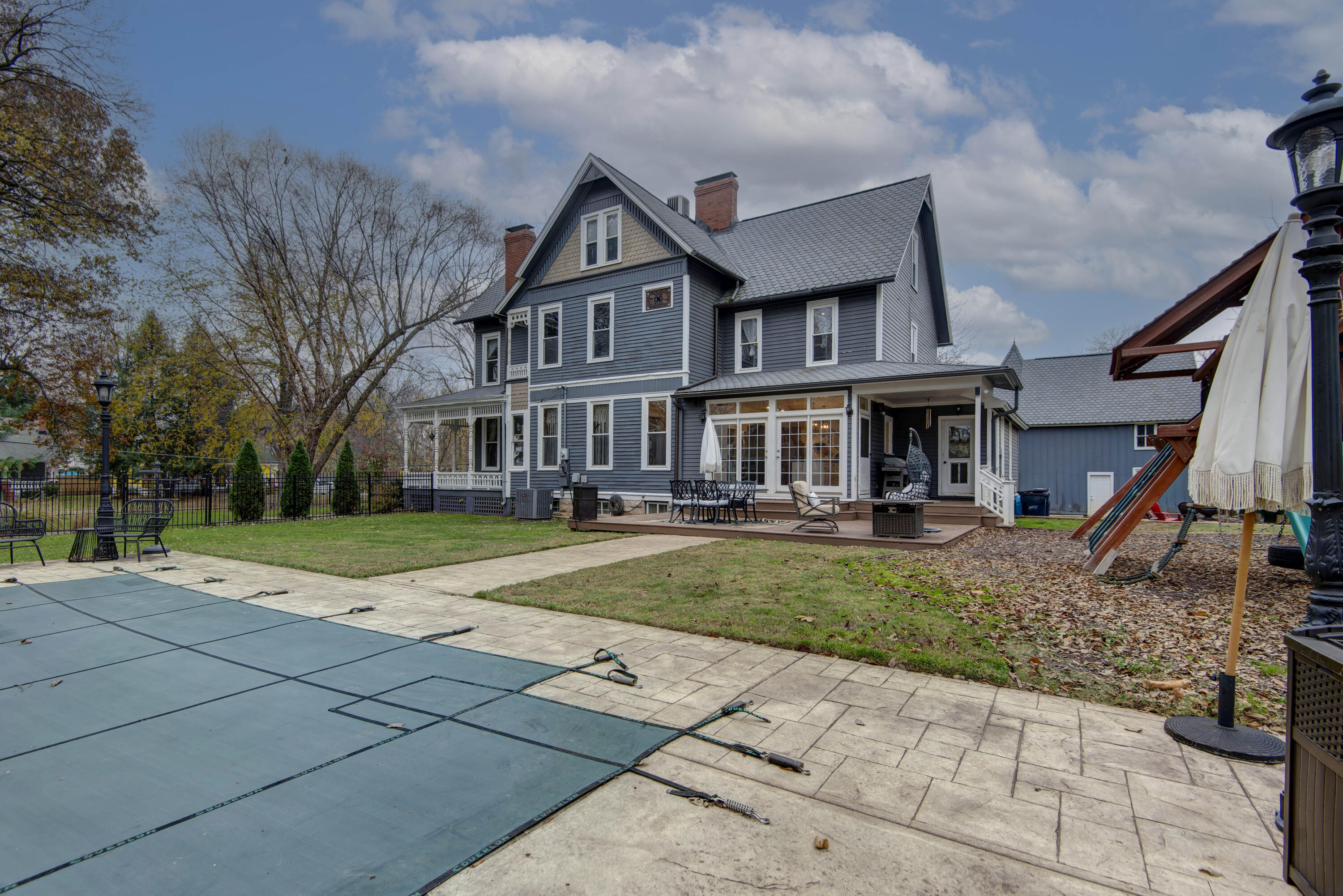 1435 East Walnut Street Property Photo 83