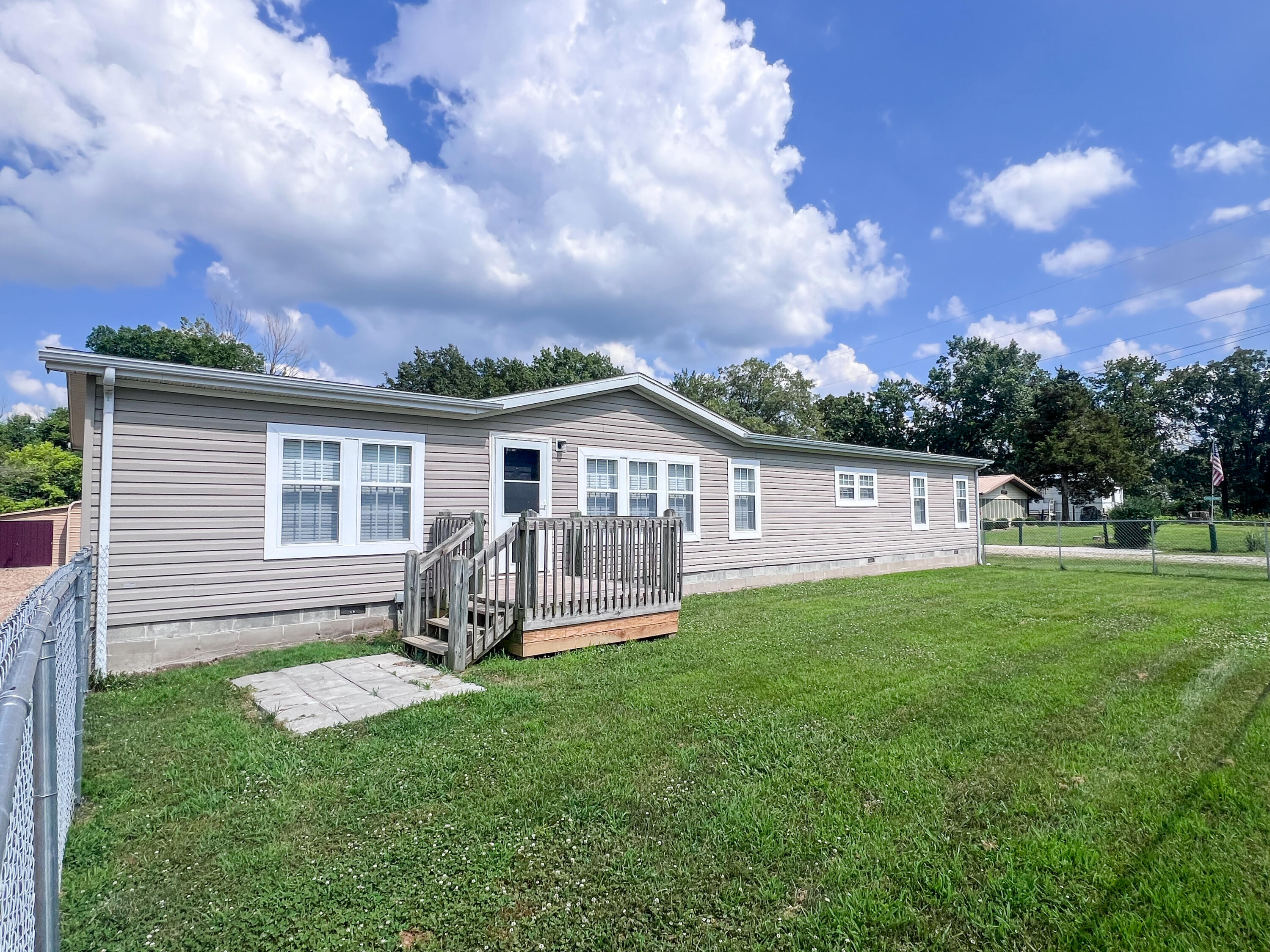22115 County Road 271 Property Photo 2