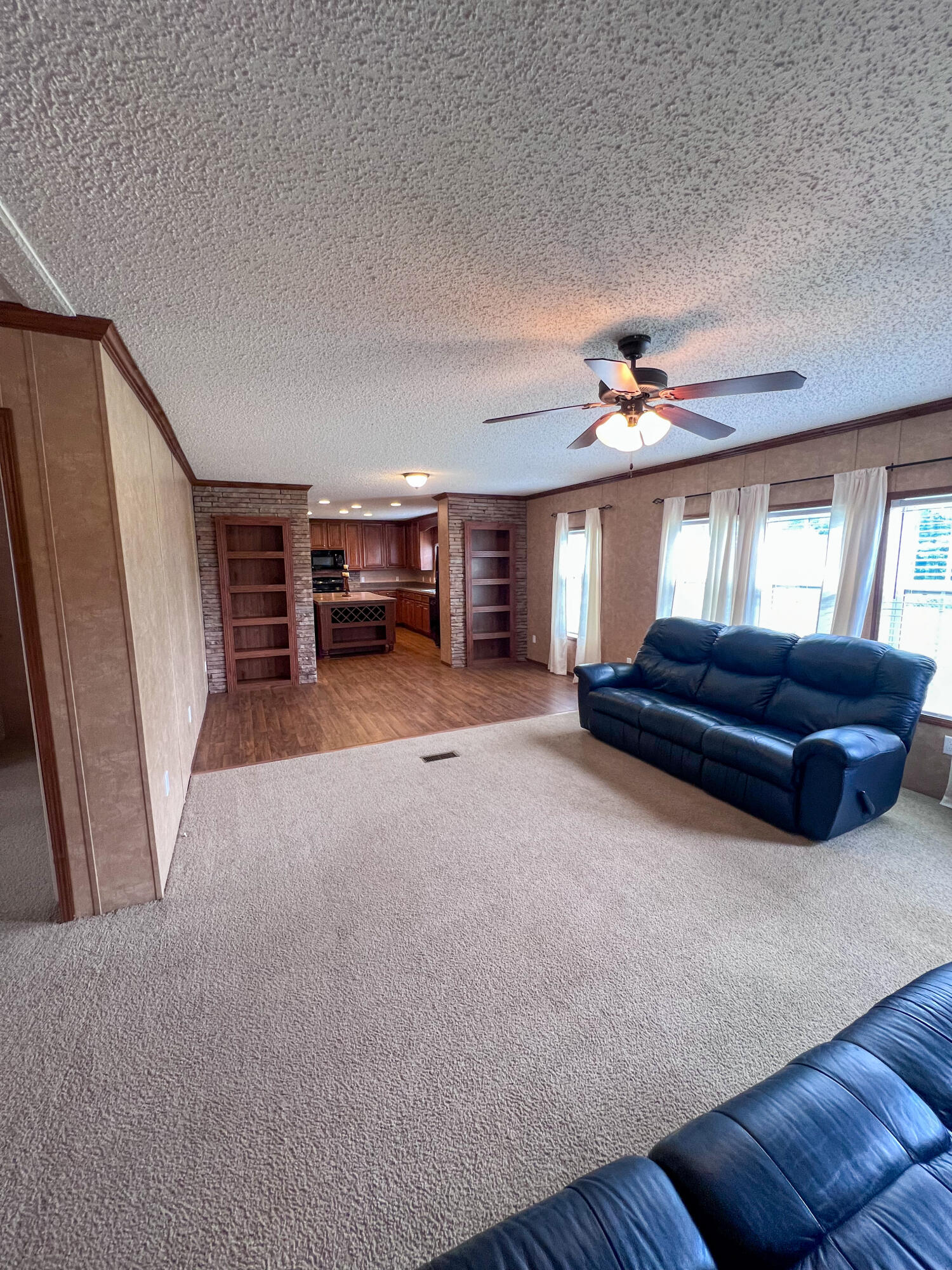 22115 County Road 271 Property Photo 9