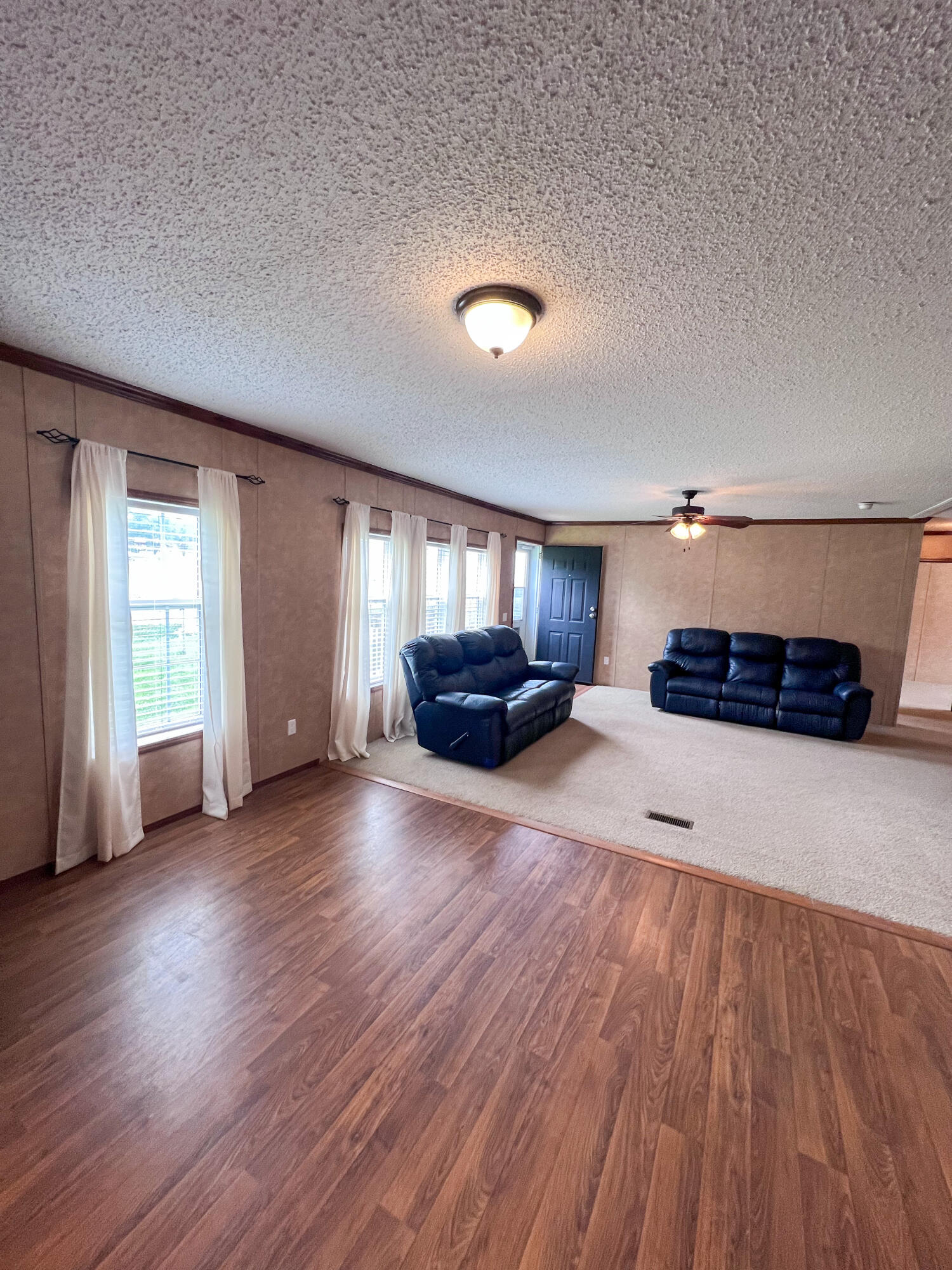 22115 County Road 271 Property Photo 10