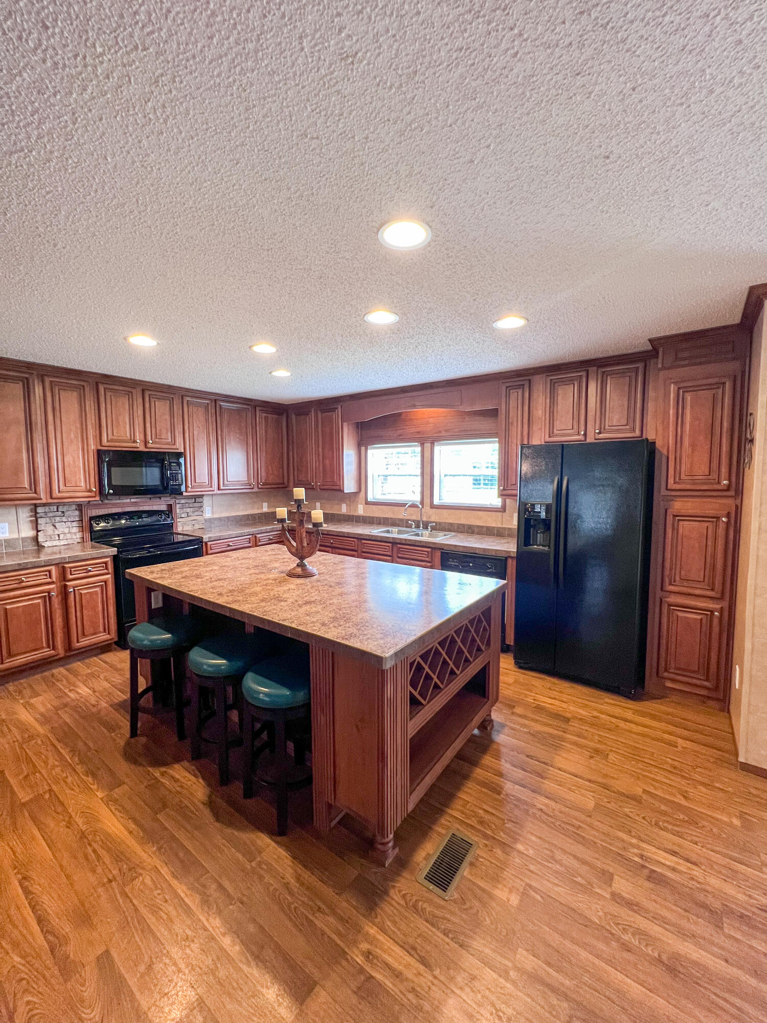 22115 County Road 271 Property Photo 13