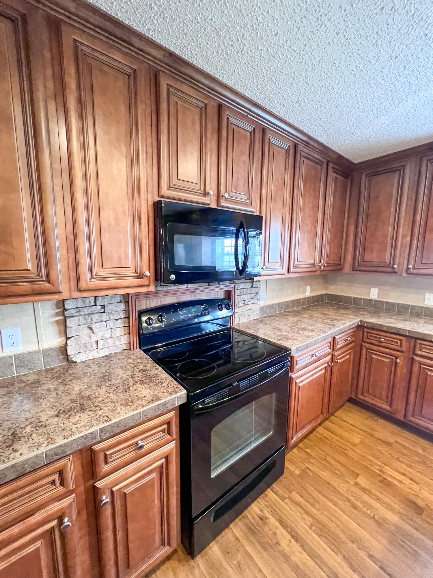 22115 County Road 271 Property Photo 14