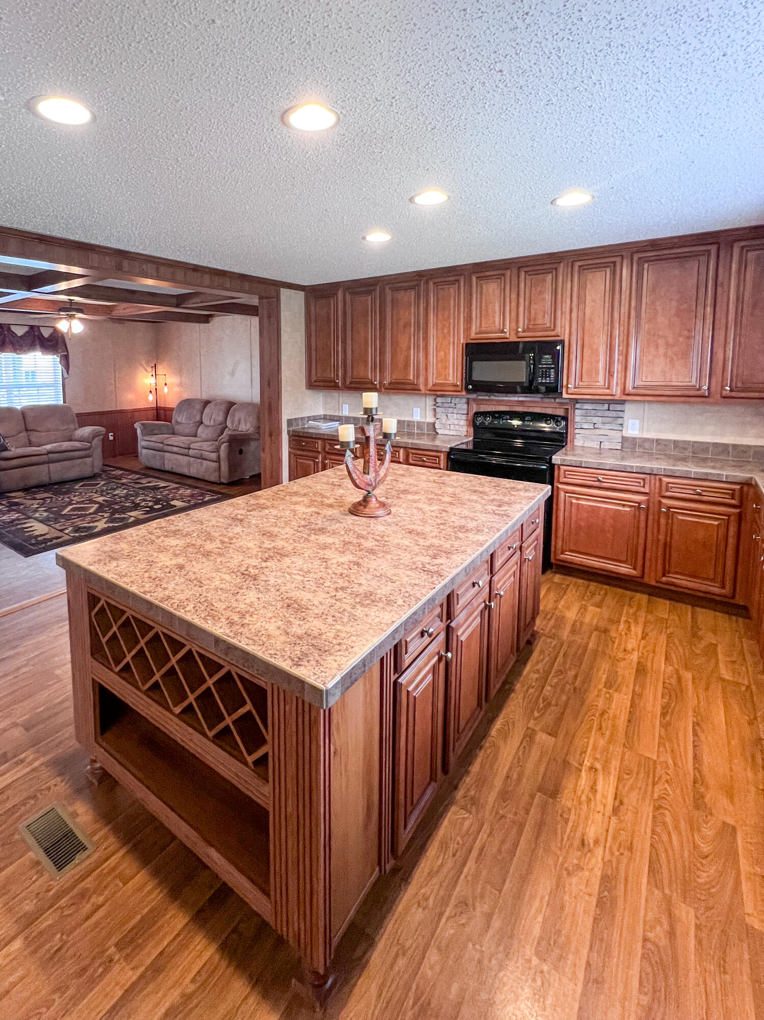 22115 County Road 271 Property Photo 15