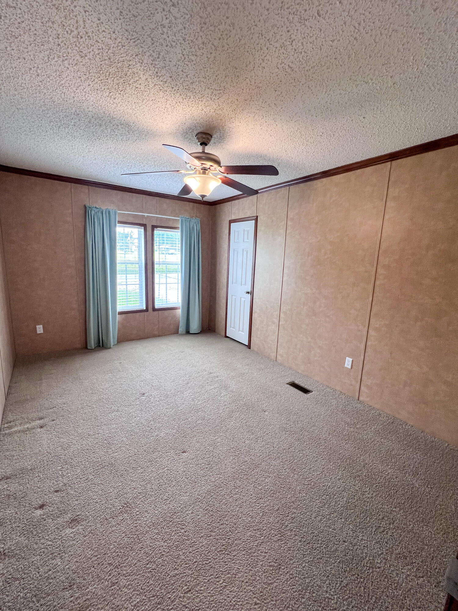 22115 County Road 271 Property Photo 34