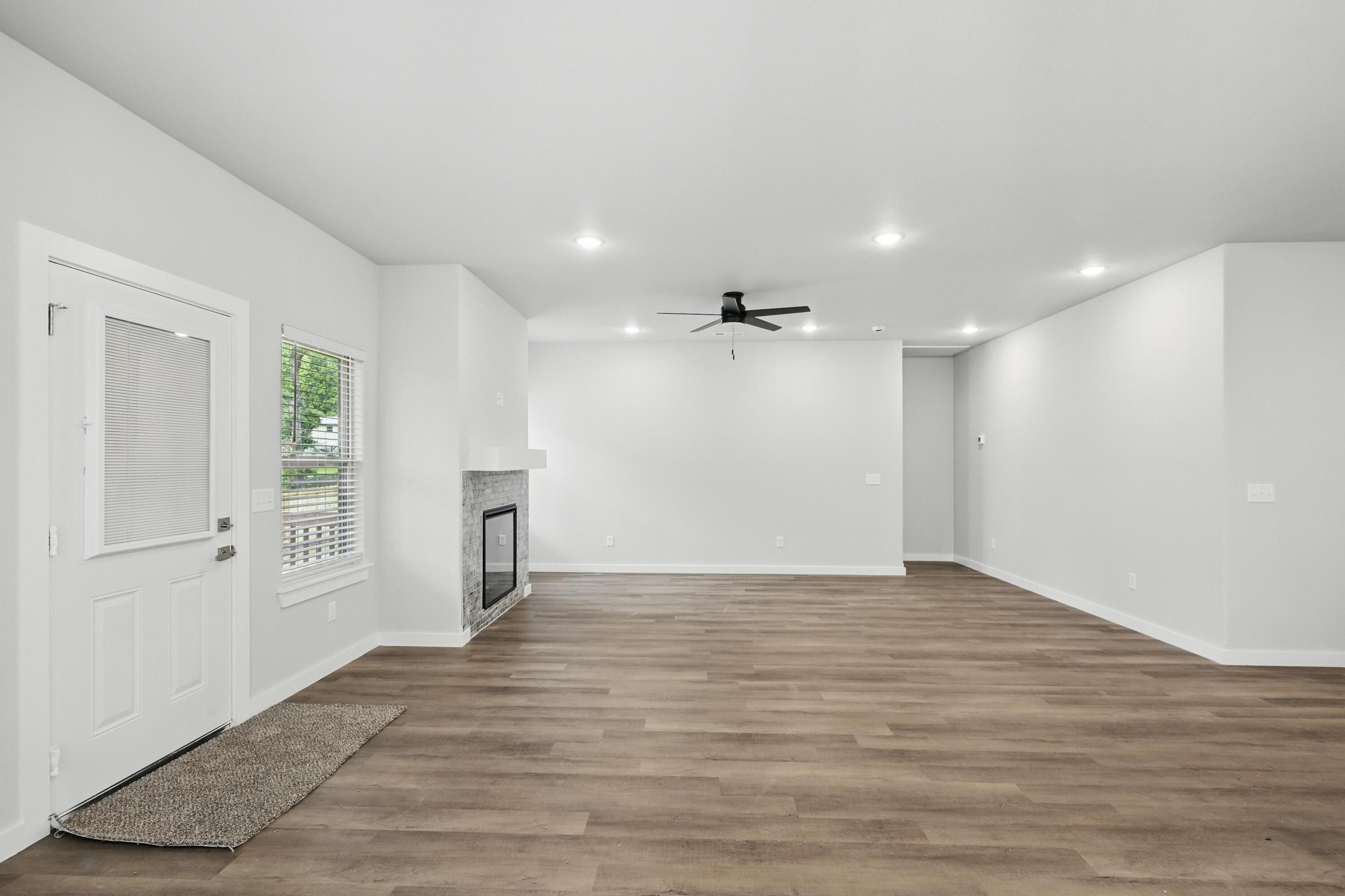 402 Barton Place Property Photo 6