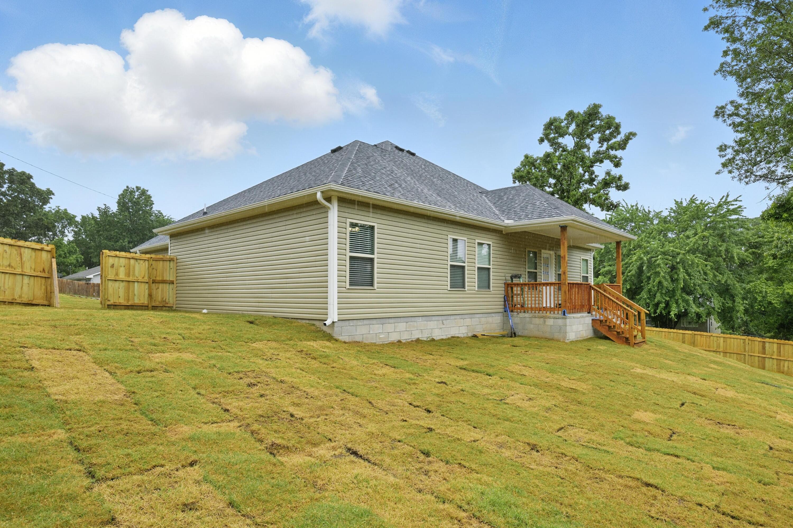 402 Barton Place Property Photo 37