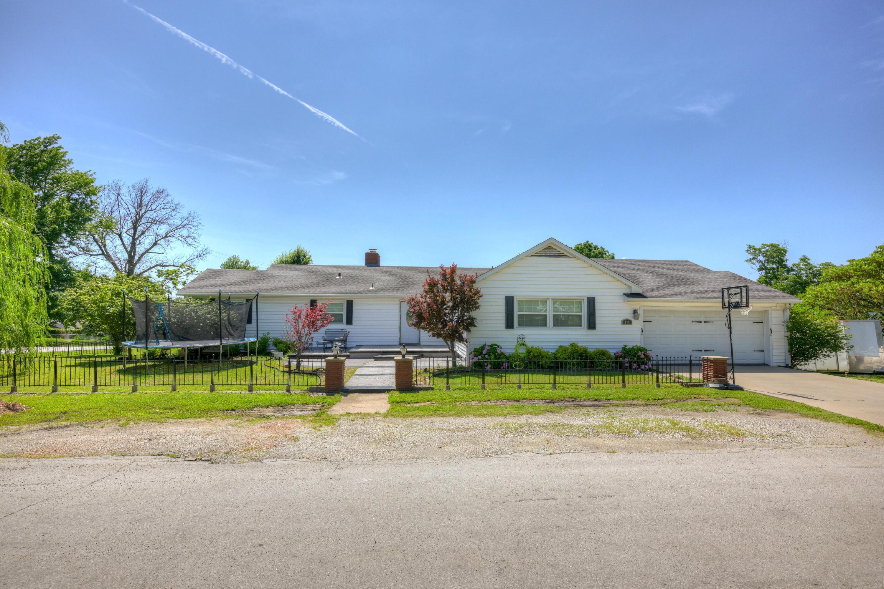 818 Highland Place Property Photo 1