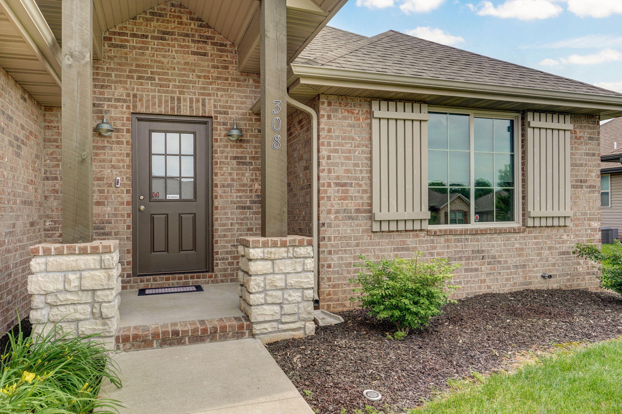 308 West Arlington Drive Property Photo 4