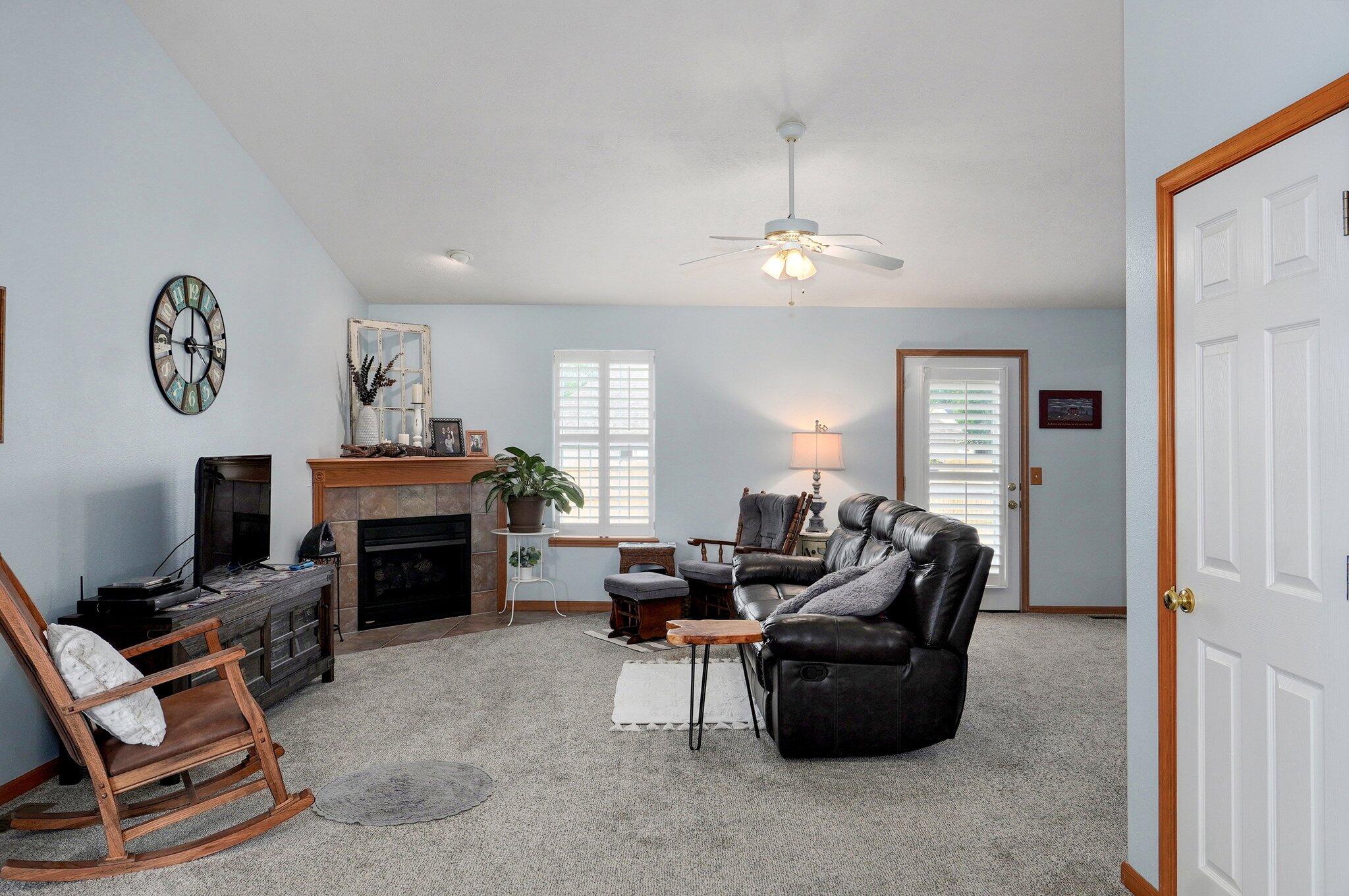 920 Bradford Court Property Photo 7