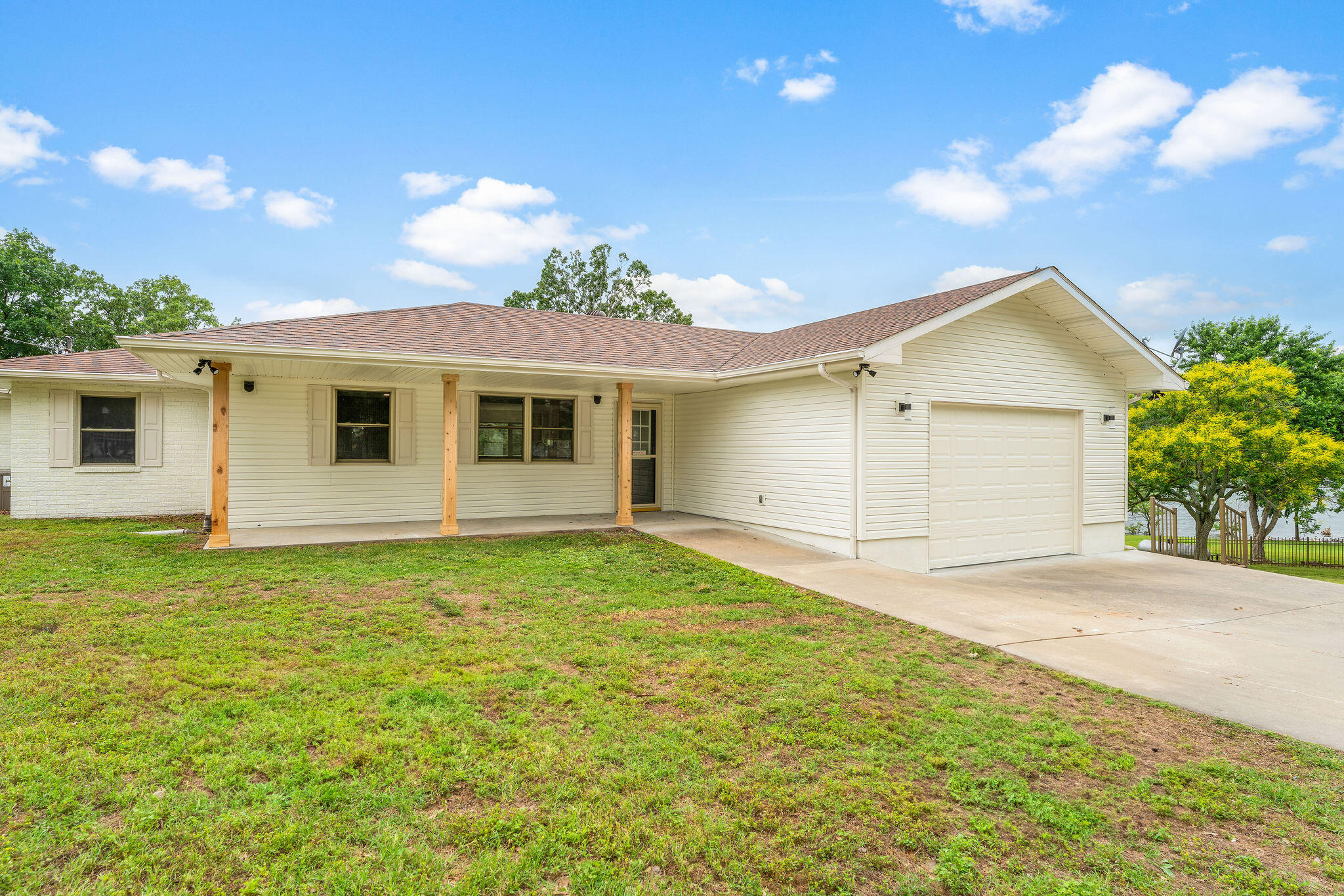 26237 Twin Rivers Drive Property Photo 2