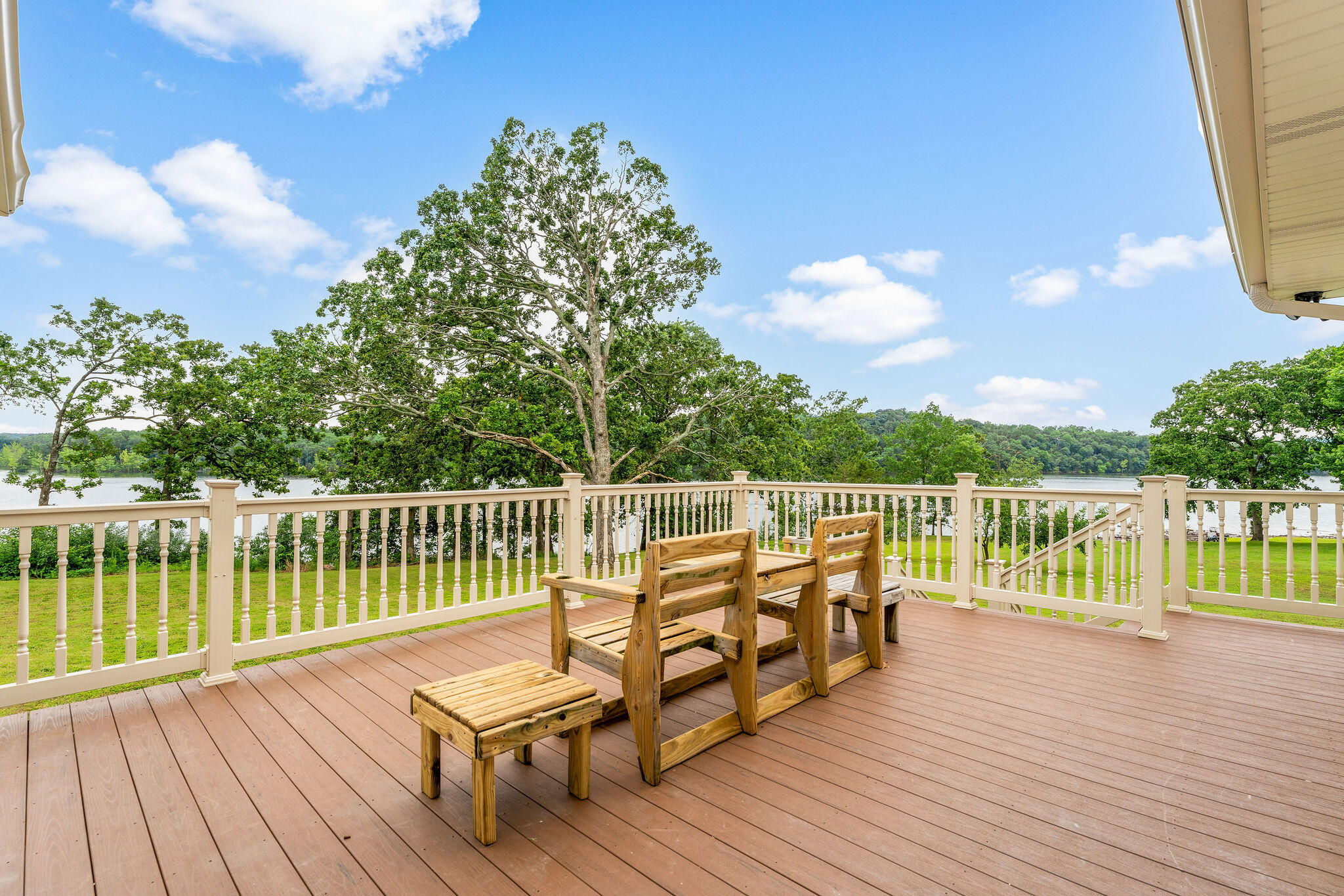 26237 Twin Rivers Drive Property Photo 5
