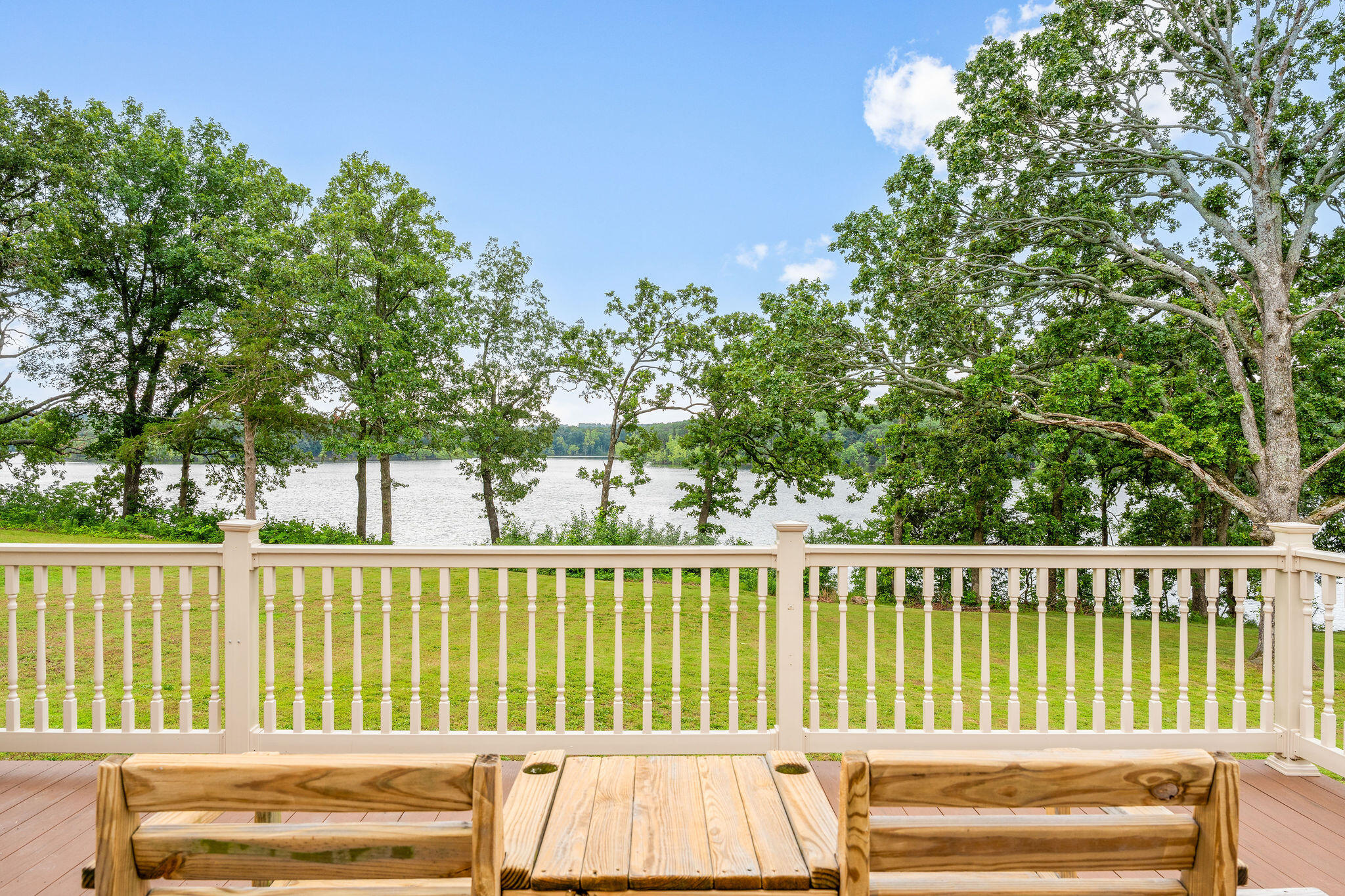 26237 Twin Rivers Drive Property Photo 6