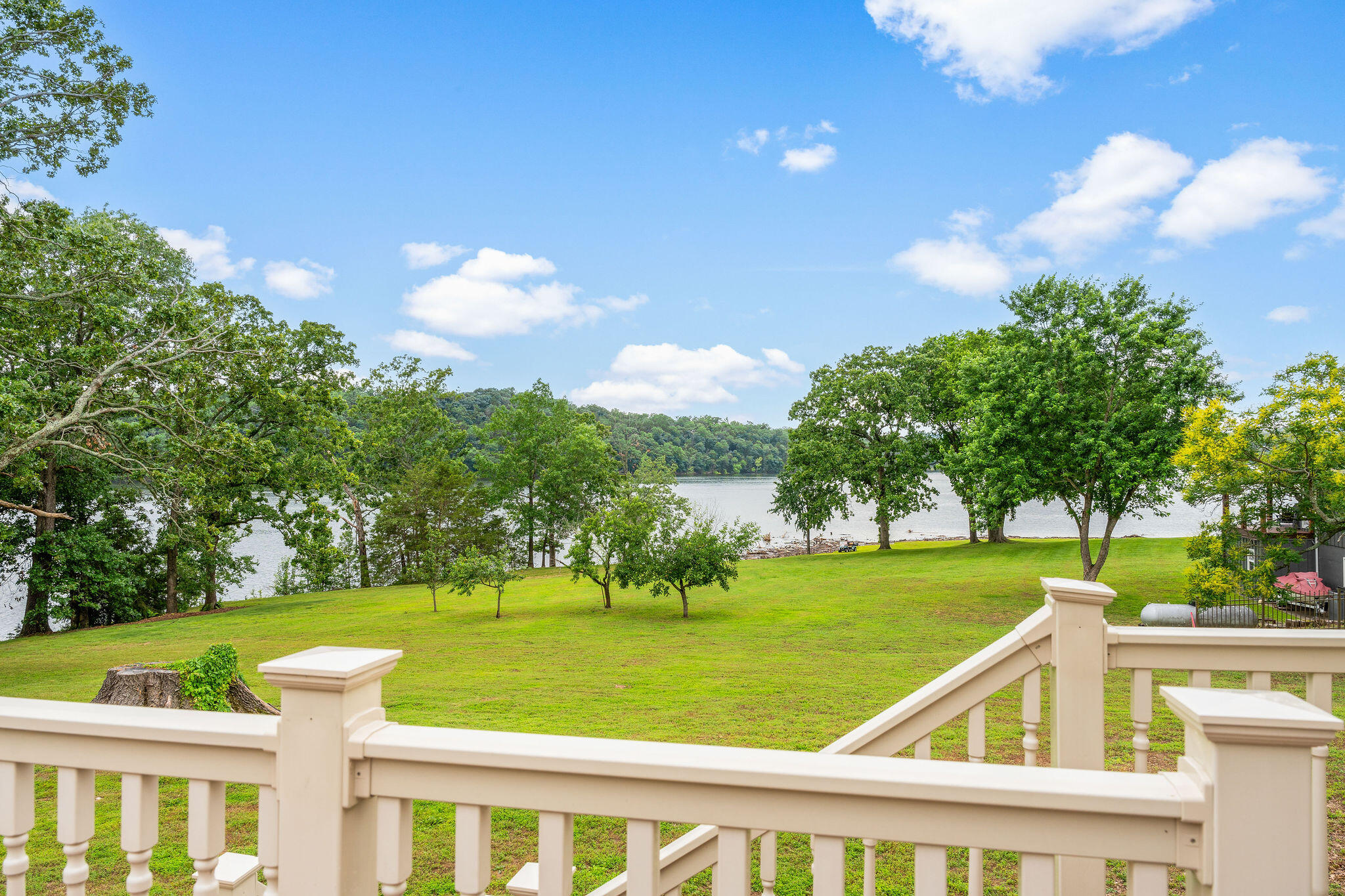 26237 Twin Rivers Drive Property Photo 8