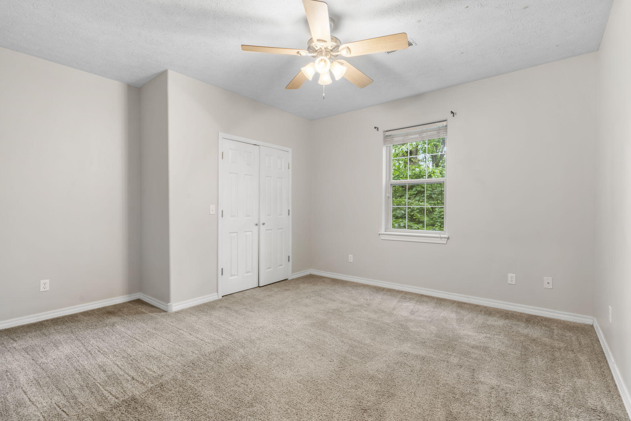 904 South 14th Avenue Property Photo 27