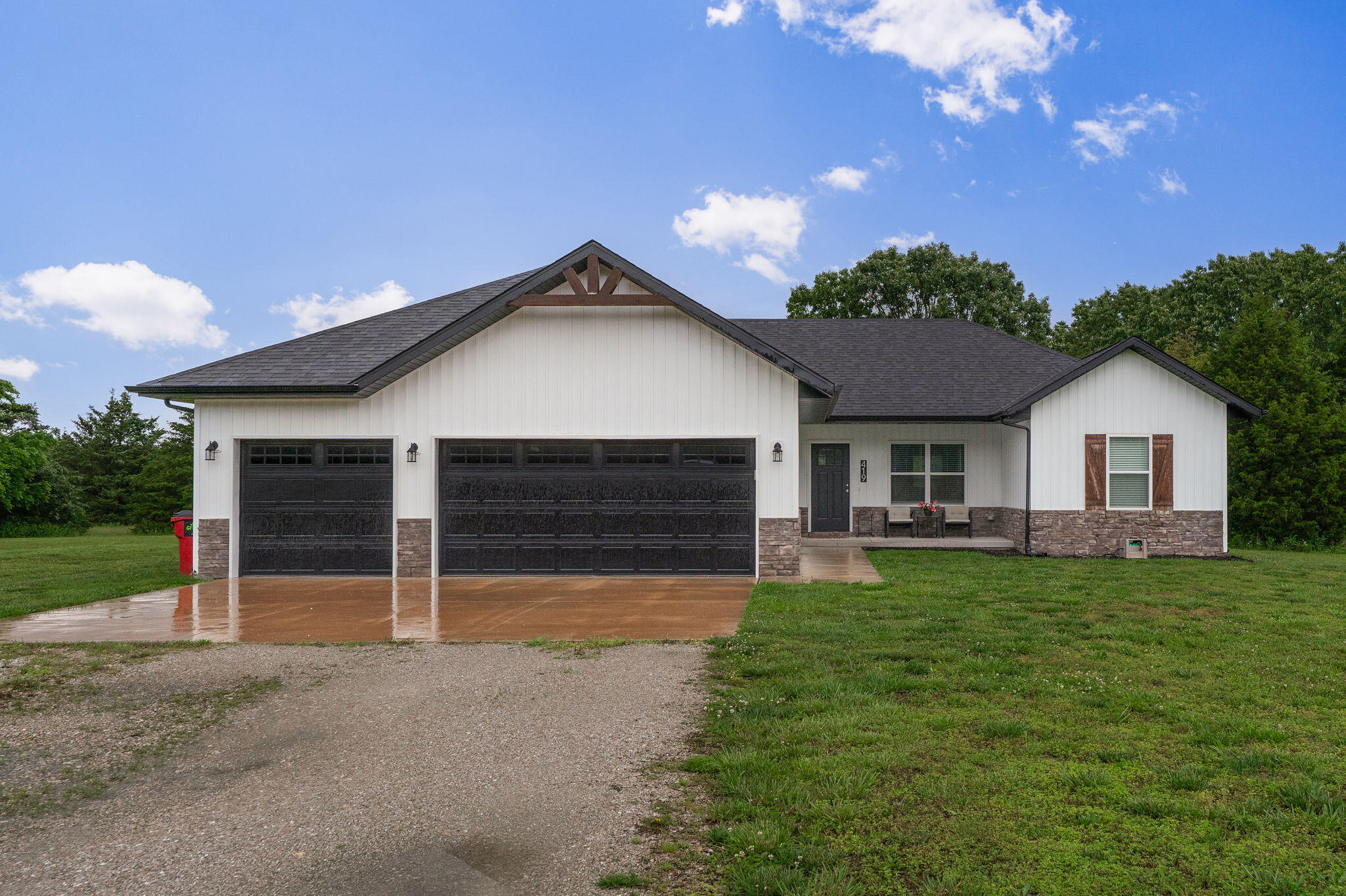 419 Wyldewood Drive Property Photo 1
