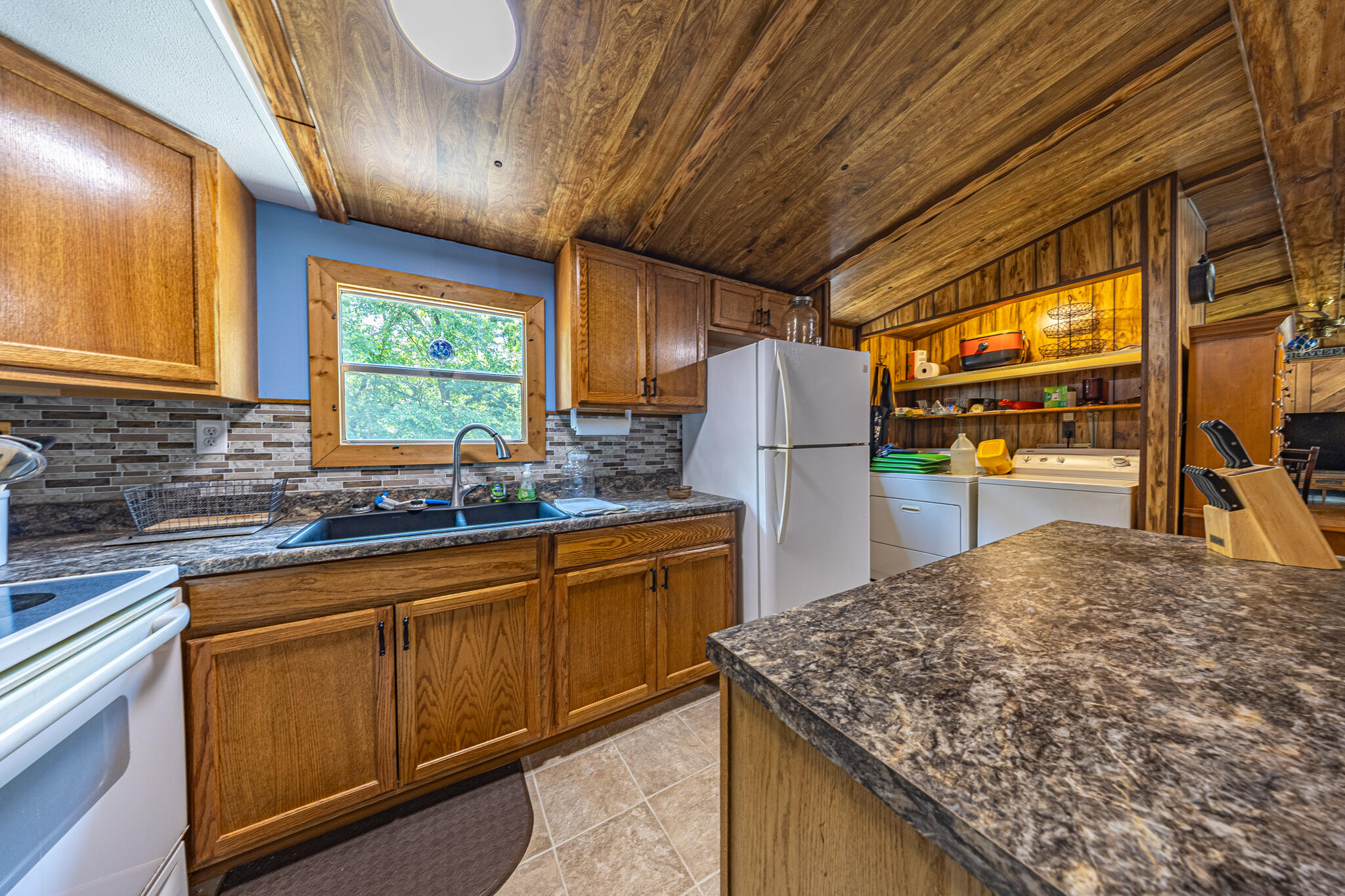 20690 Deer Run Property Photo 8