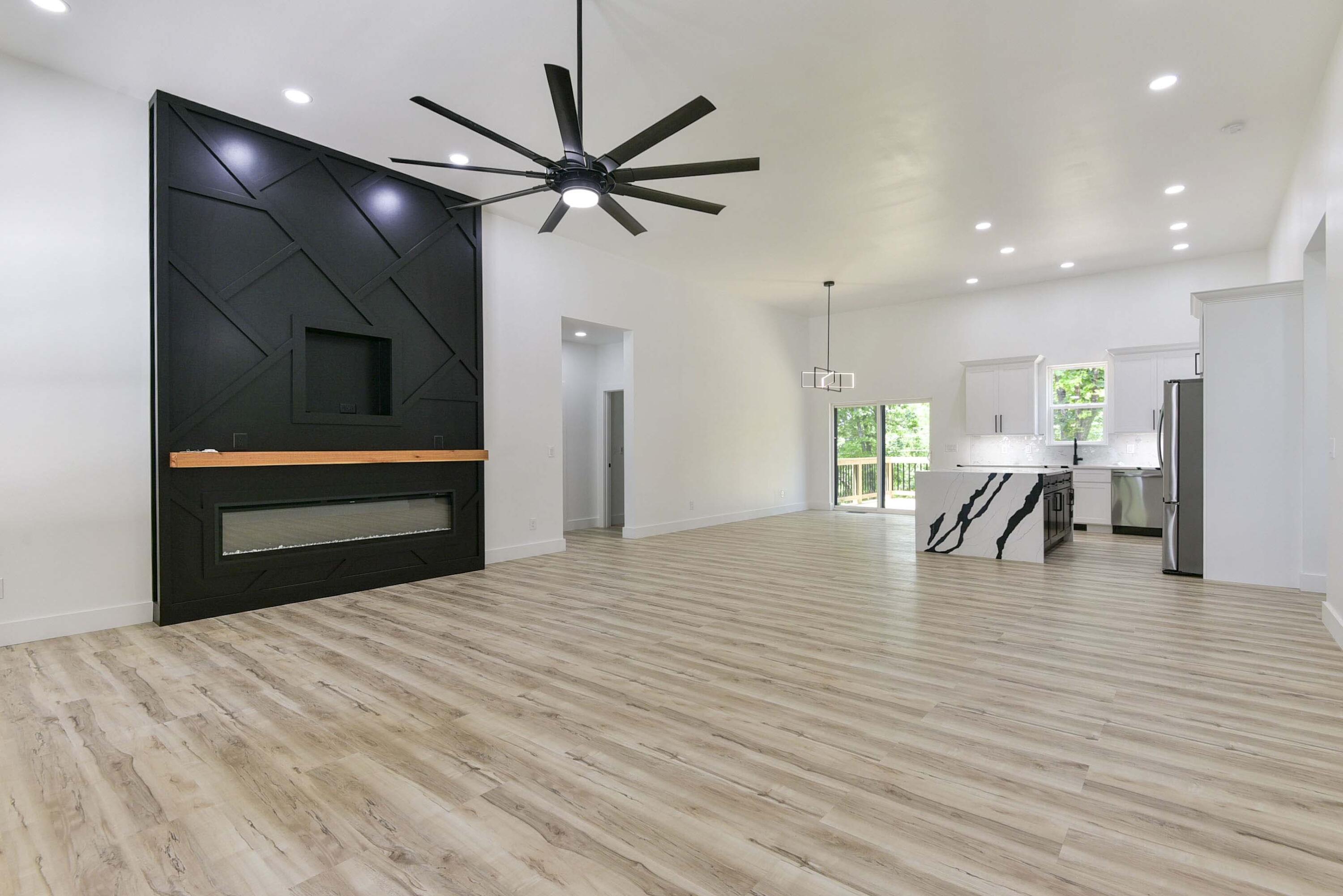 102 James River Road Property Photo 5