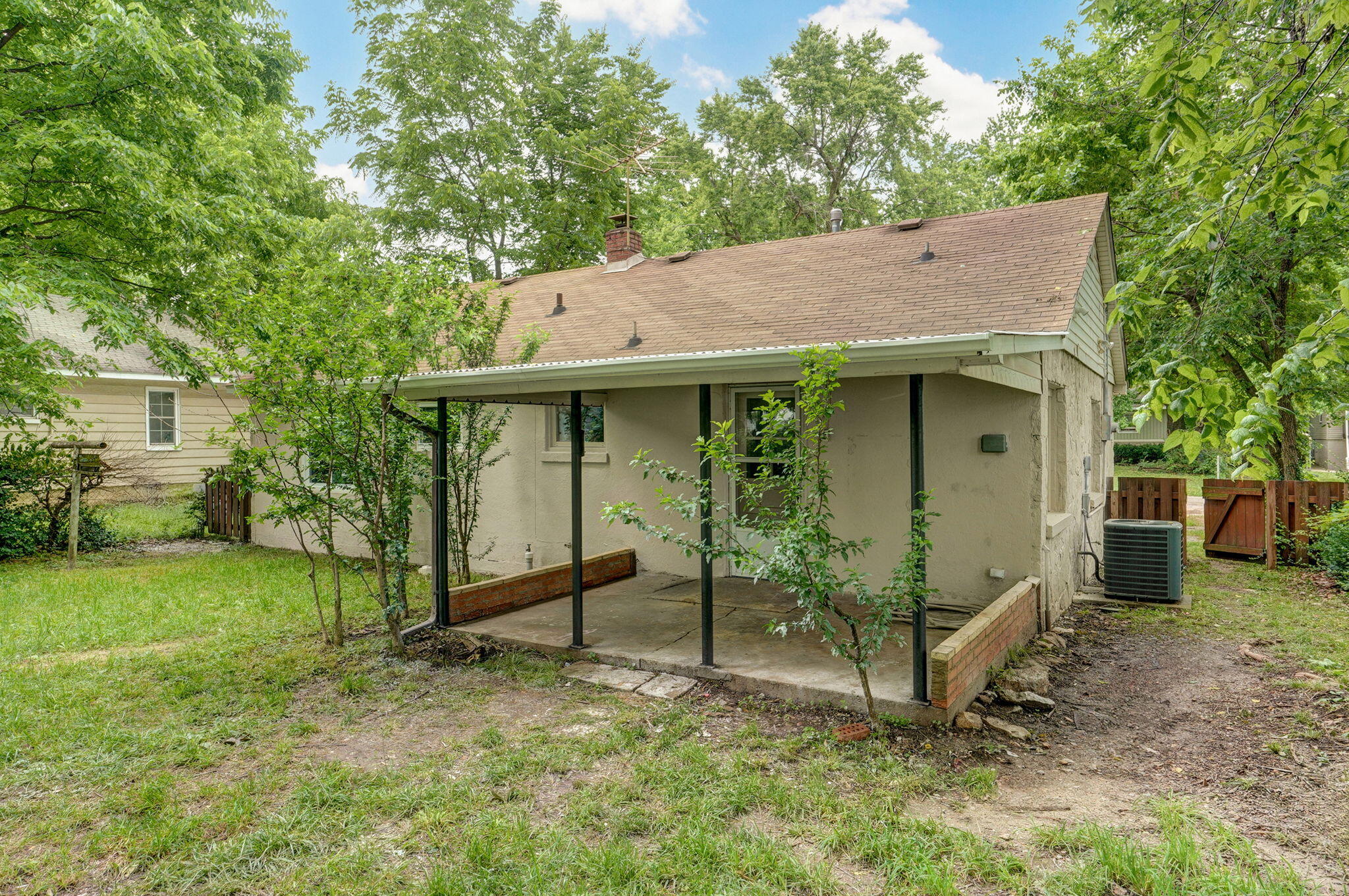 1516 West Lee Street Property Photo 21