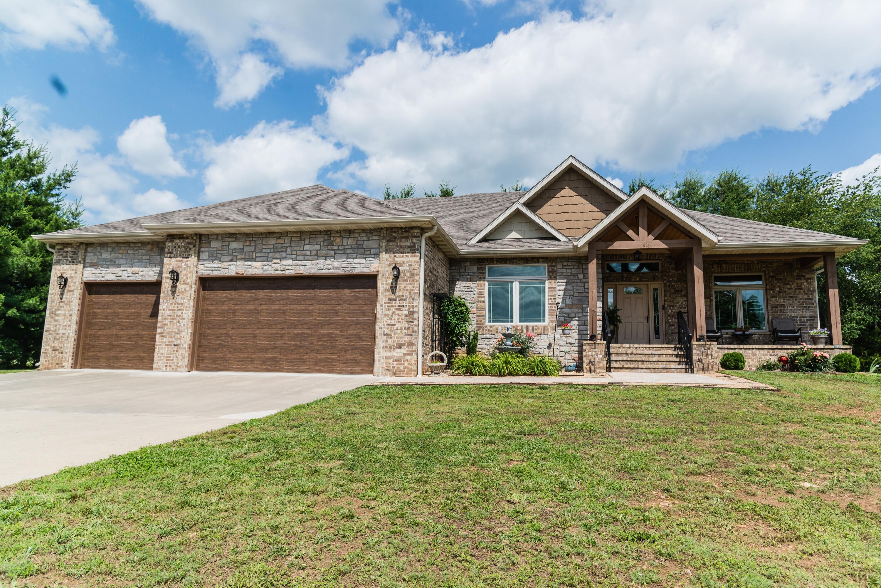 1762 Hickory Ridge Circle Property Photo 1