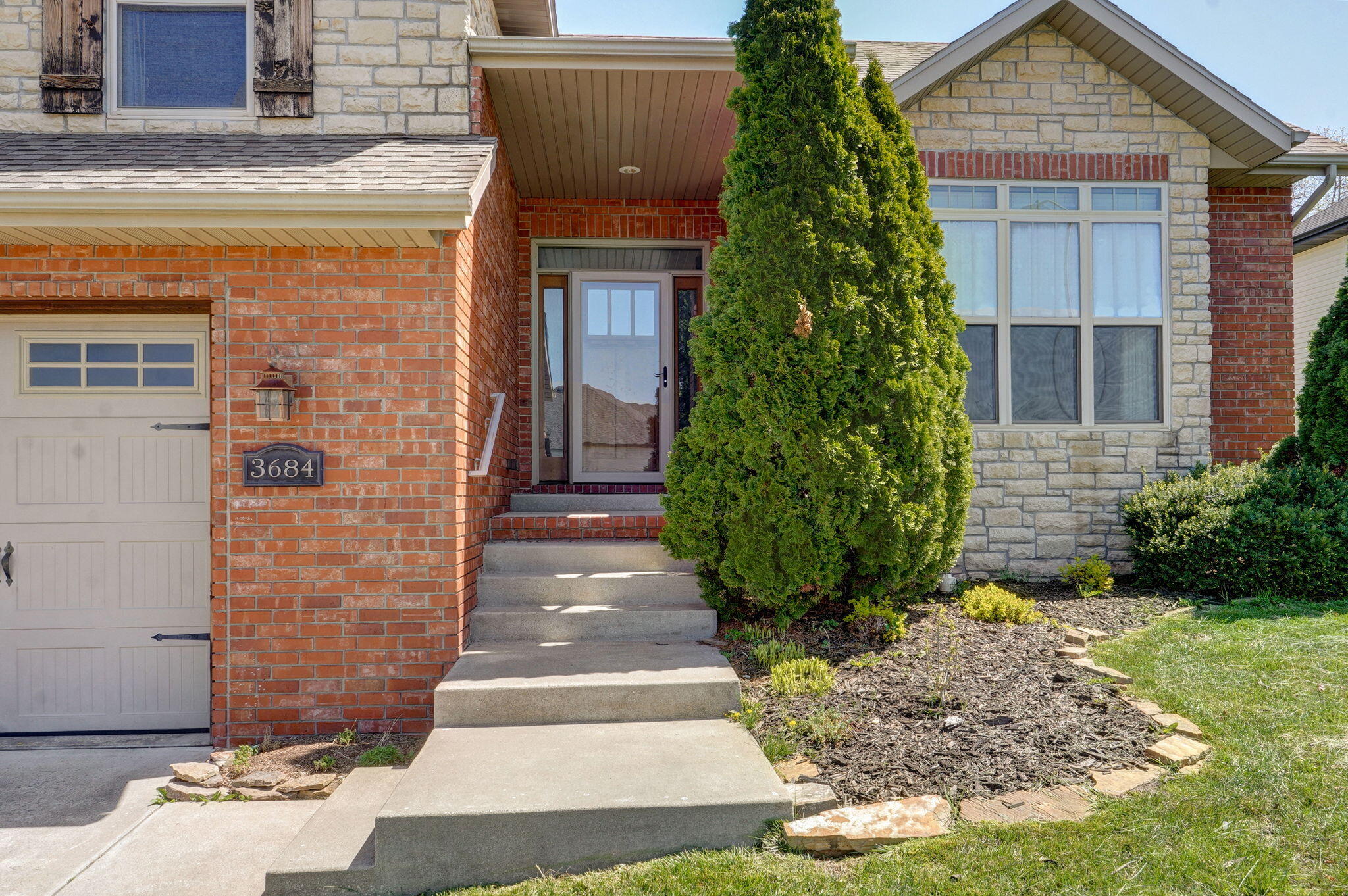 3684 Bridgewood Avenue North Property Photo 2