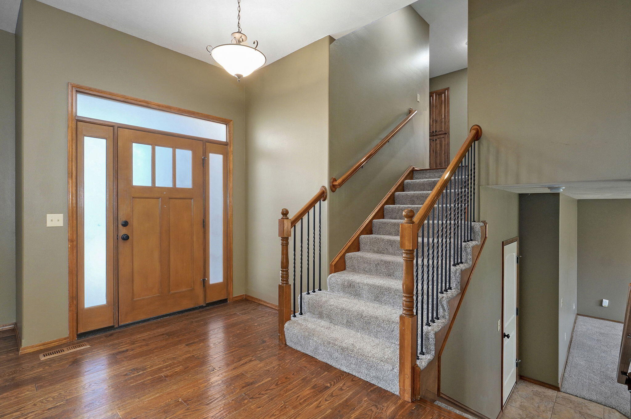 3684 Bridgewood Avenue North Property Photo 6