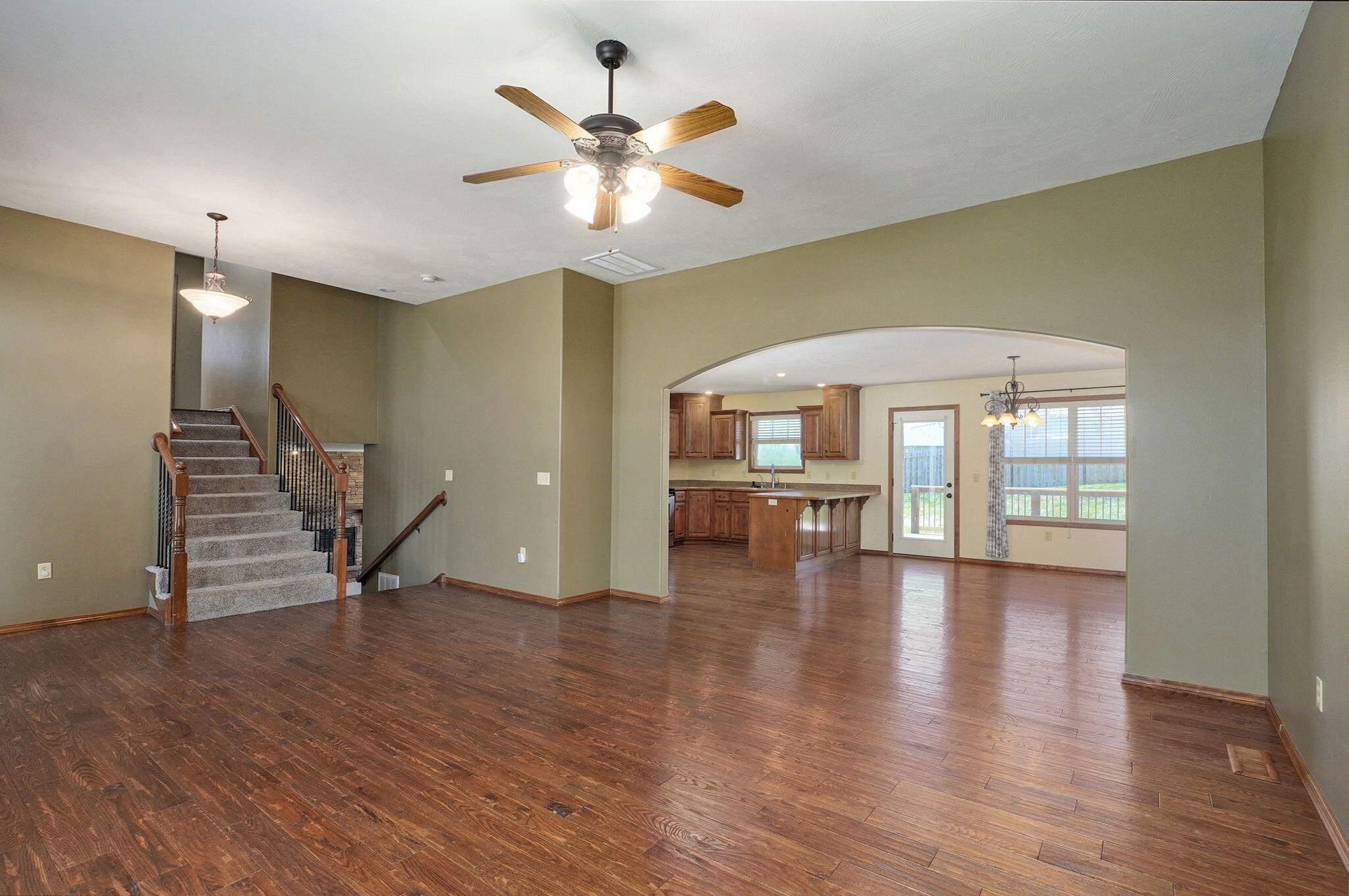 3684 Bridgewood Avenue North Property Photo 11