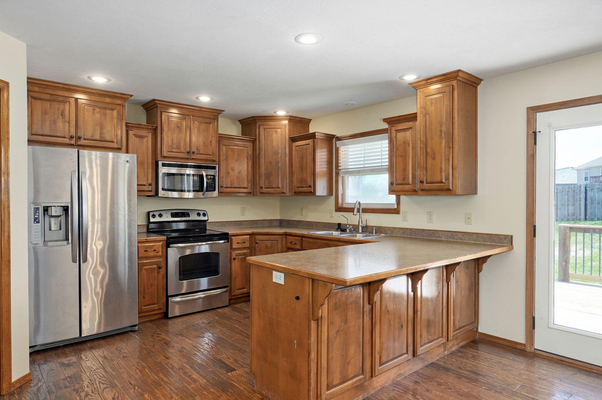 3684 Bridgewood Avenue North Property Photo 15