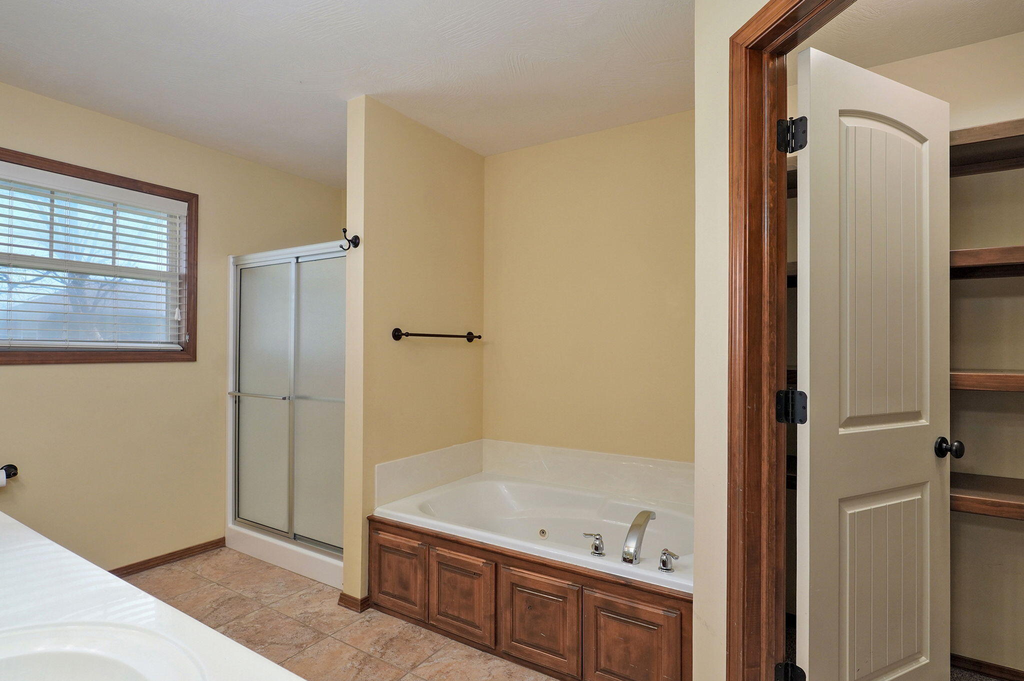 3684 Bridgewood Avenue North Property Photo 23