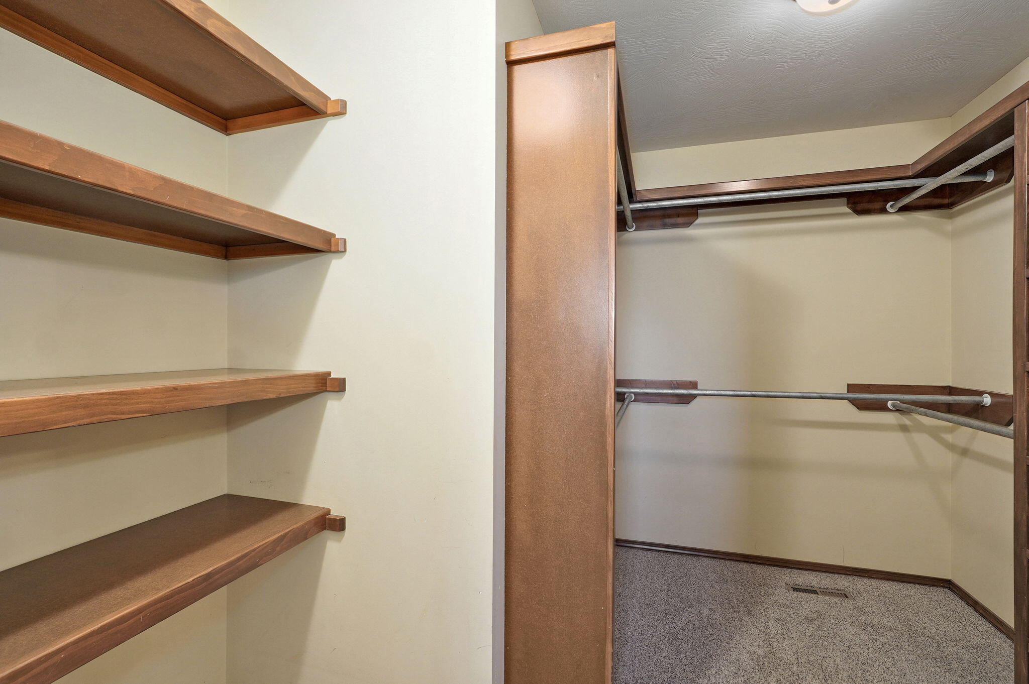 3684 Bridgewood Avenue North Property Photo 27