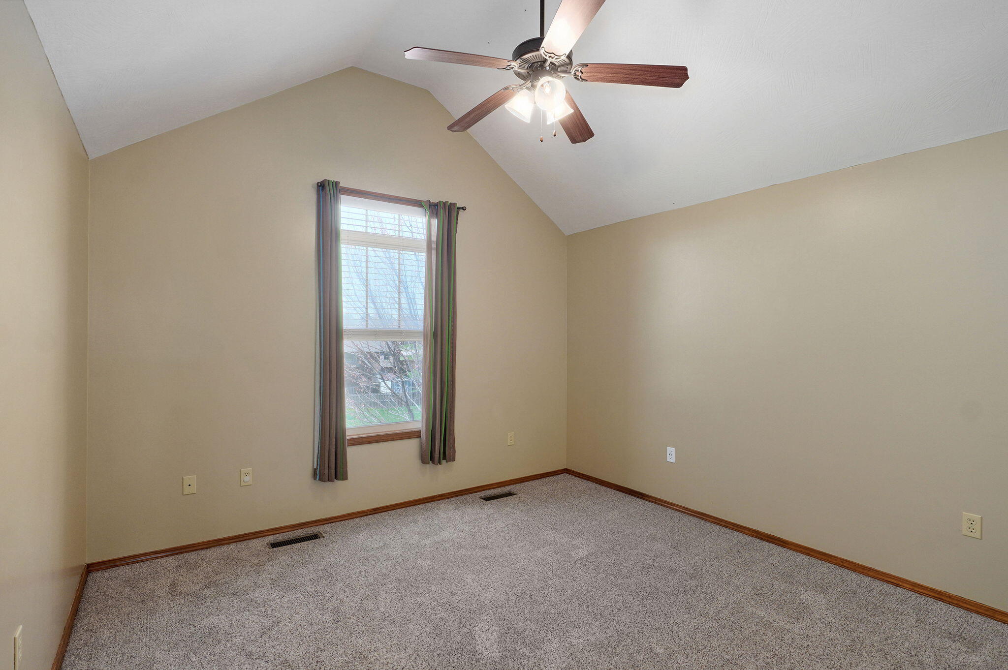 3684 Bridgewood Avenue North Property Photo 30
