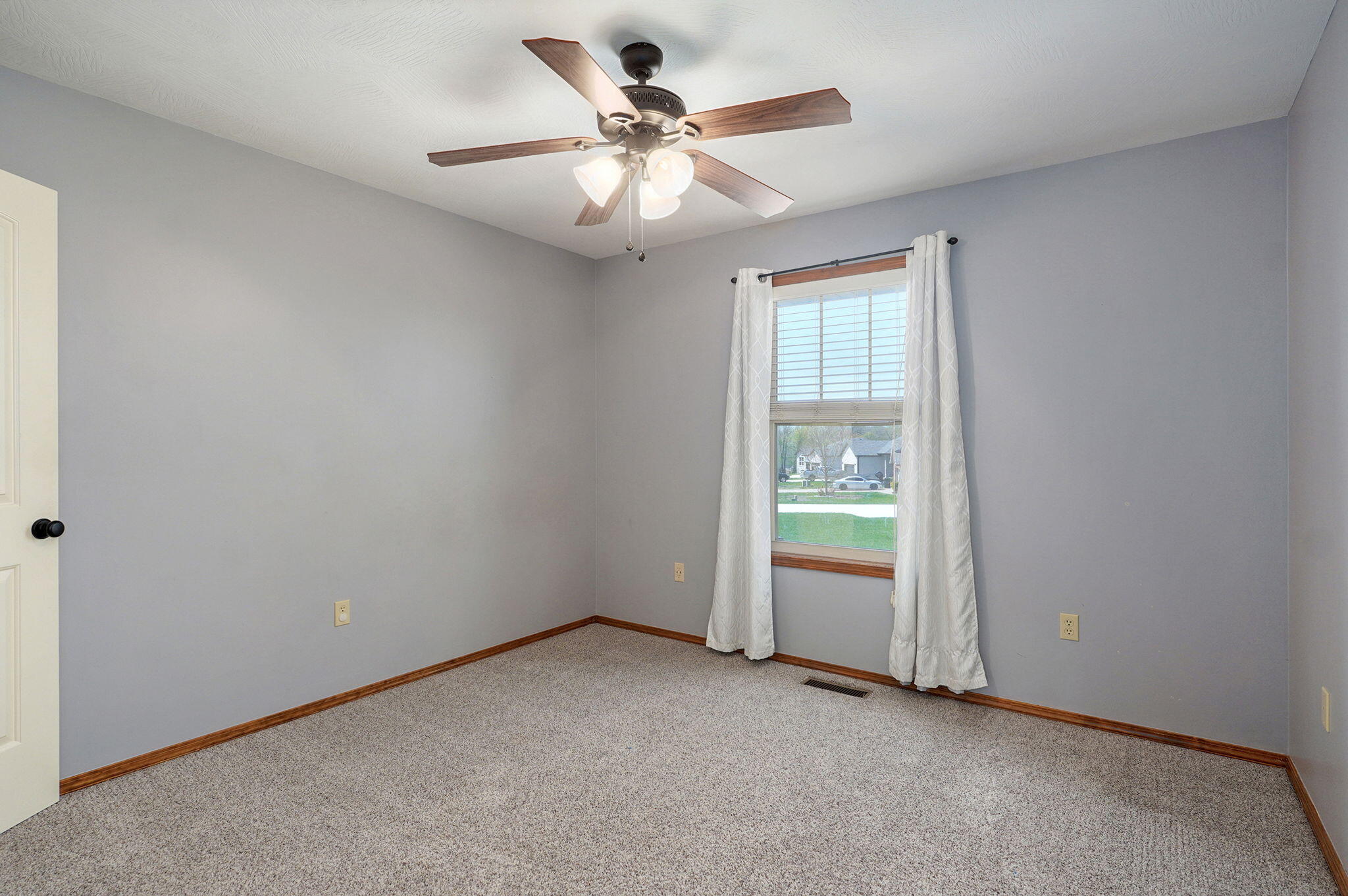 3684 Bridgewood Avenue North Property Photo 33