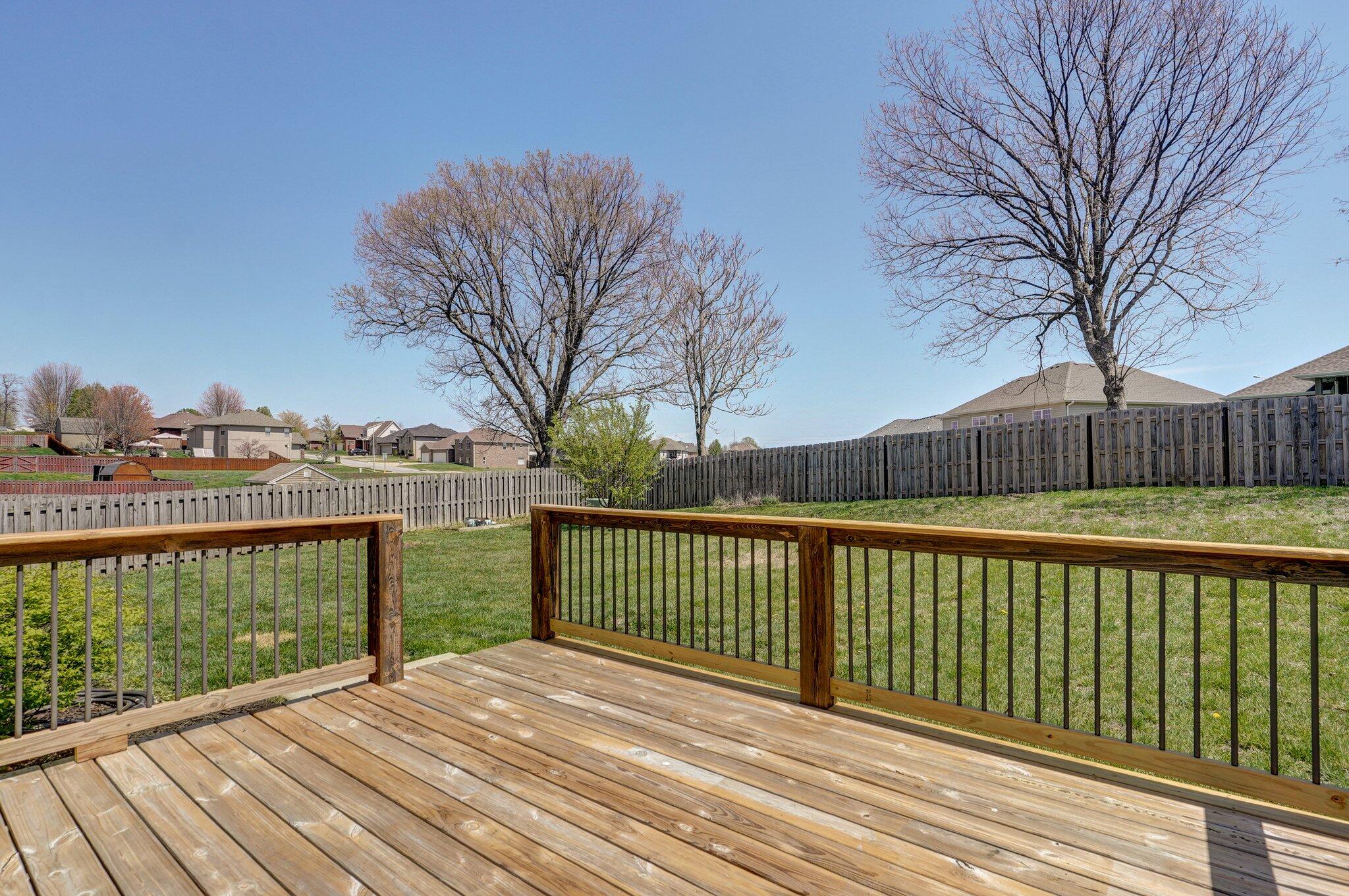 3684 Bridgewood Avenue North Property Photo 34