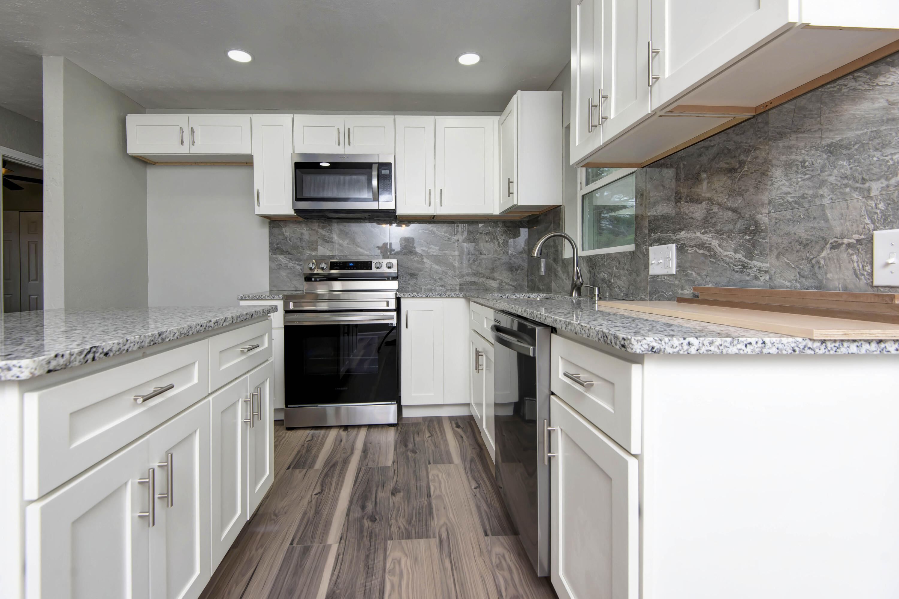 304 Rice Street Property Photo 6