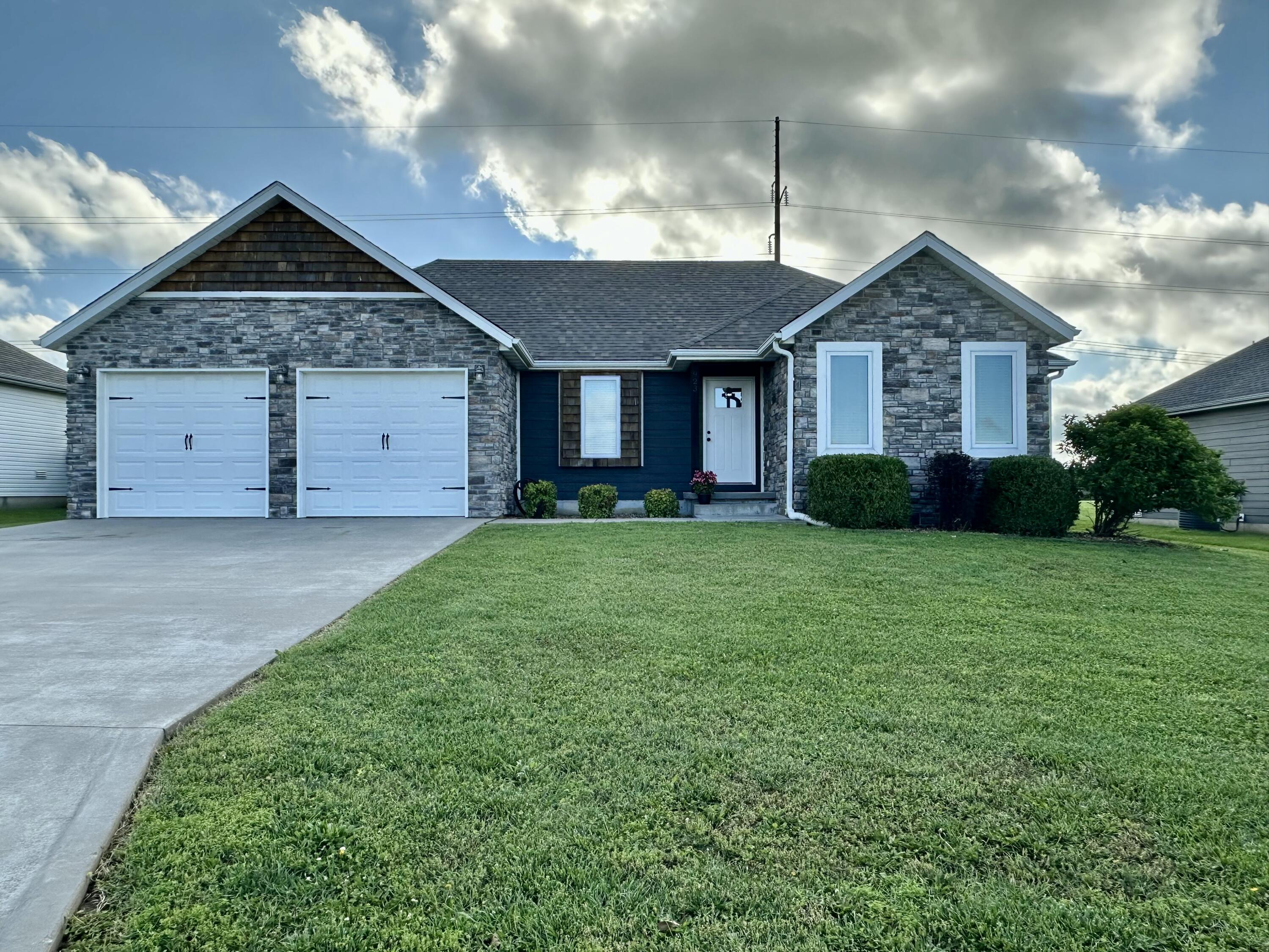 923 Riverview Road Property Photo 1