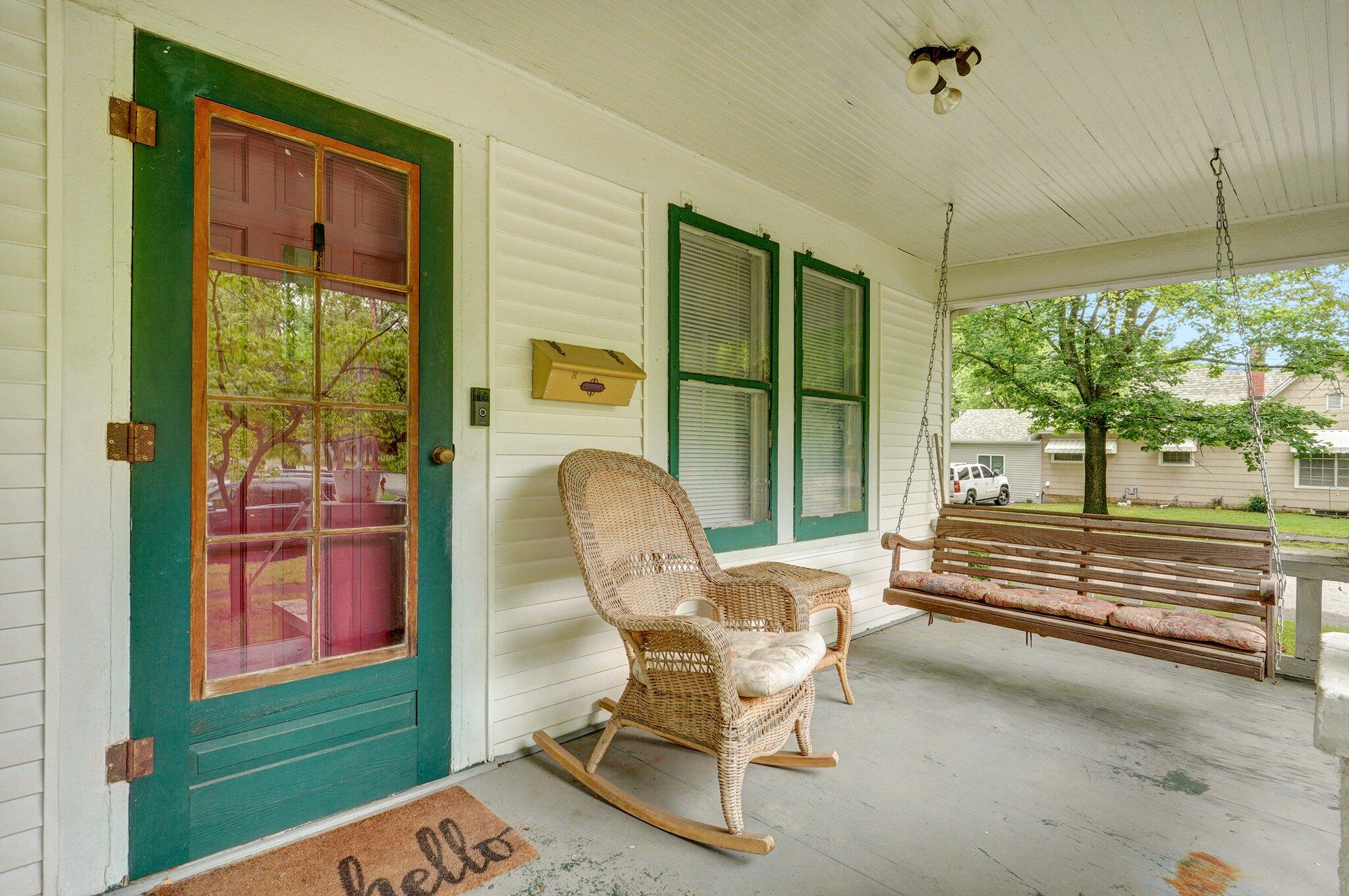 601 South Madison Avenue Property Photo 3
