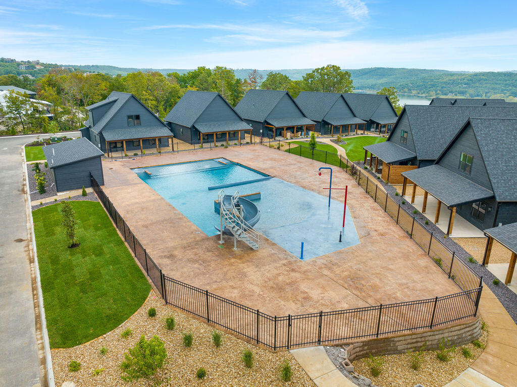 400 Poolside Pass Property Photo 53