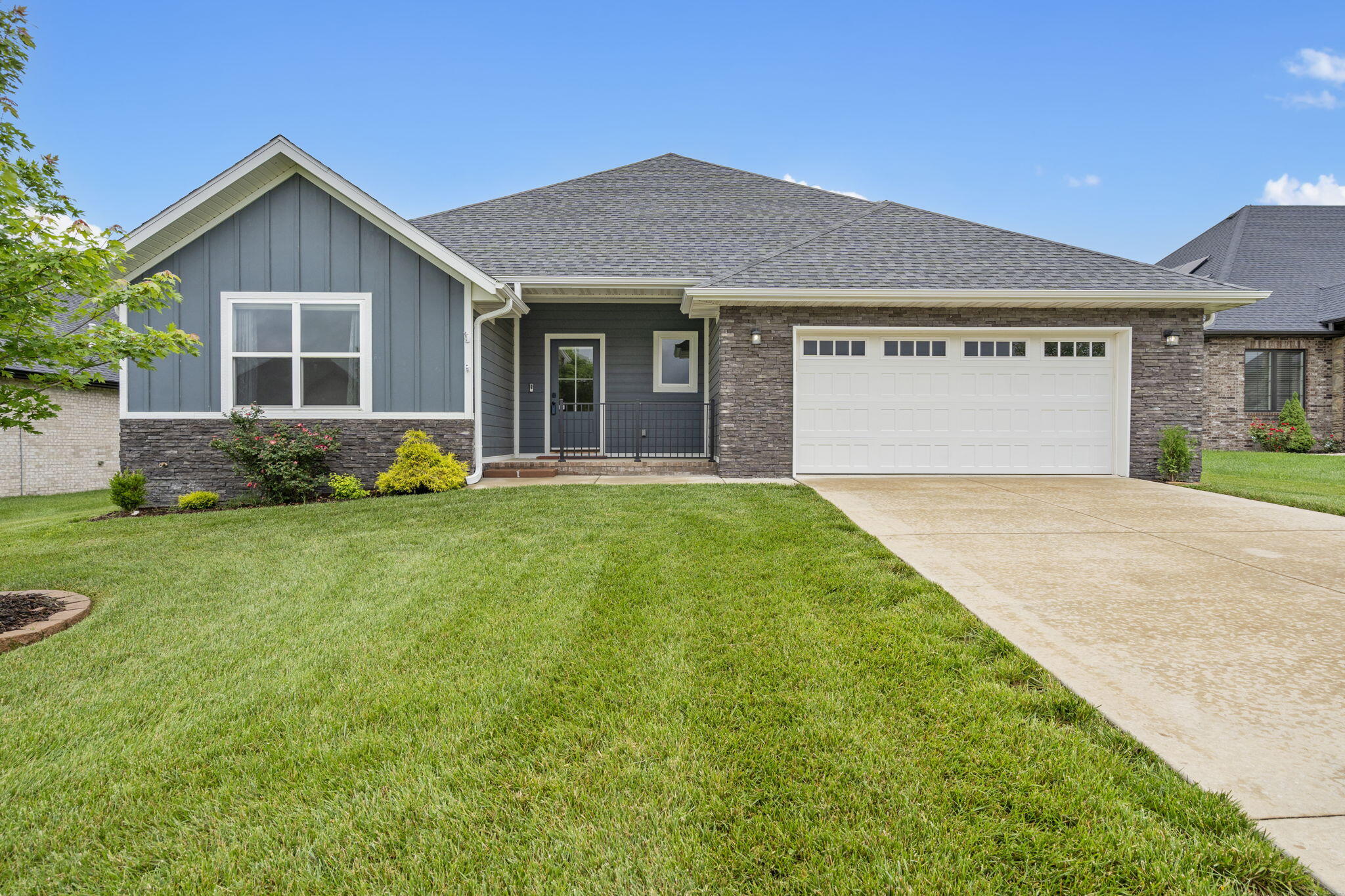 1257 West Gaslight Drive Property Photo 1