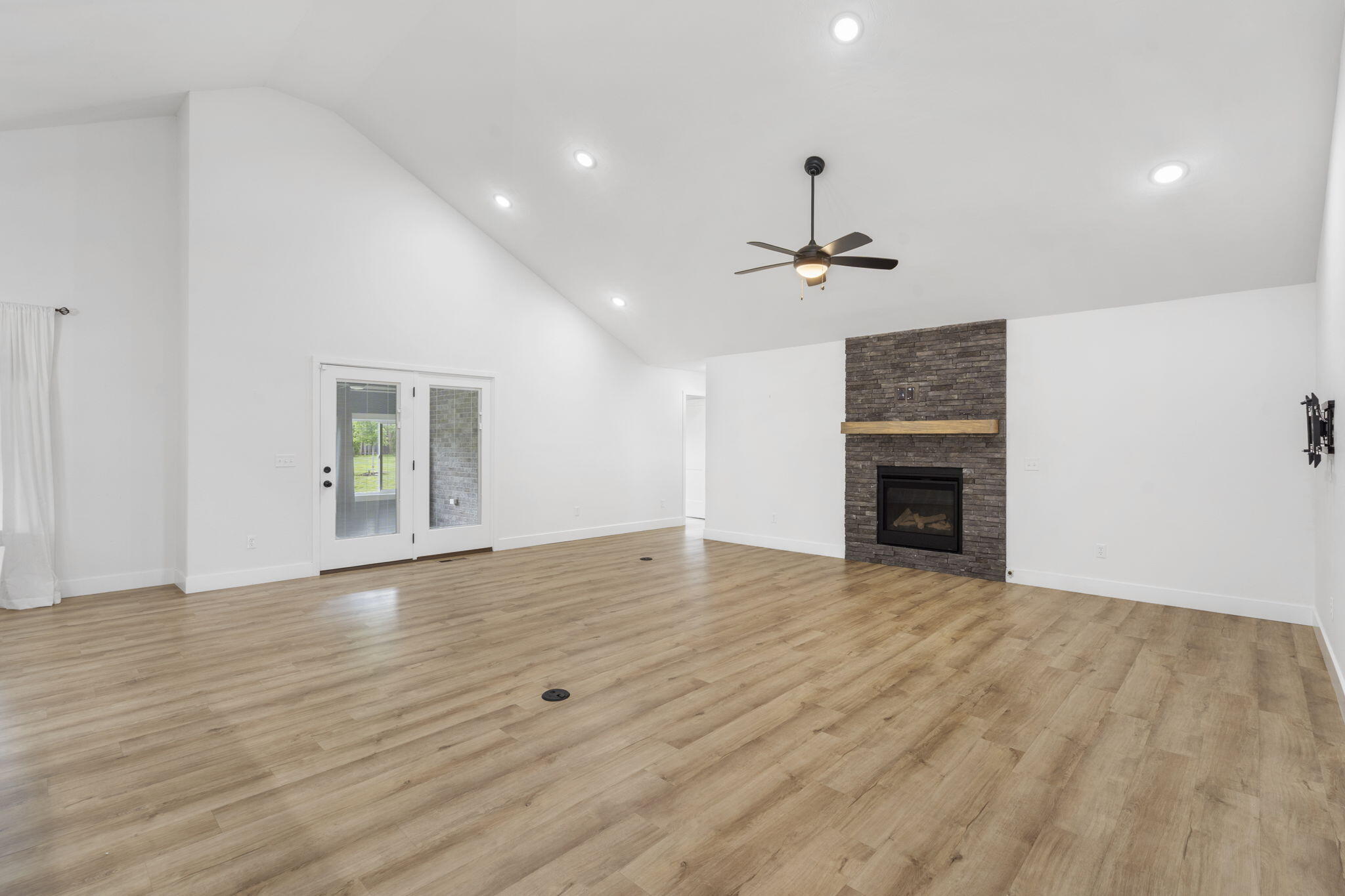 1257 West Gaslight Drive Property Photo 5
