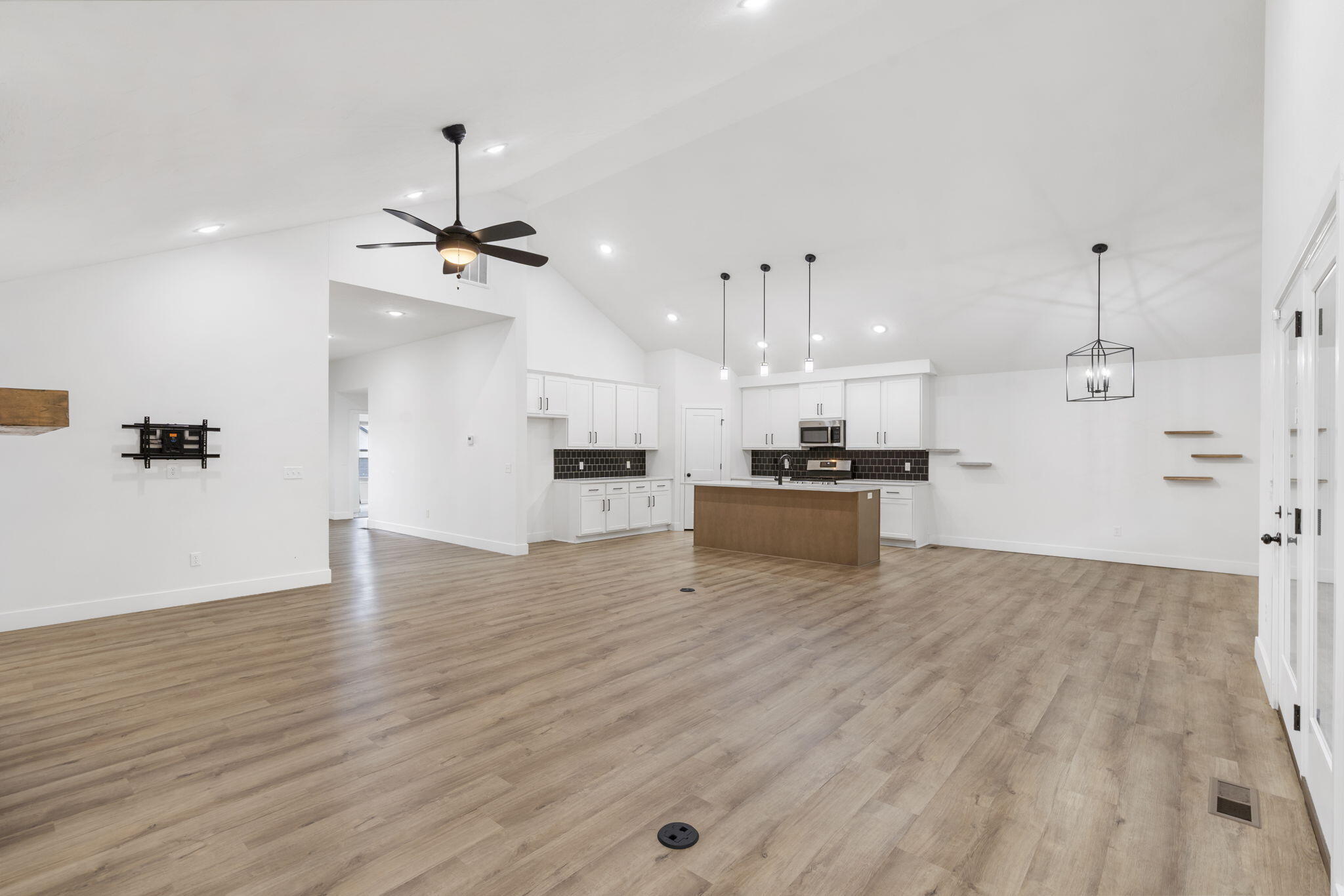 1257 West Gaslight Drive Property Photo 6