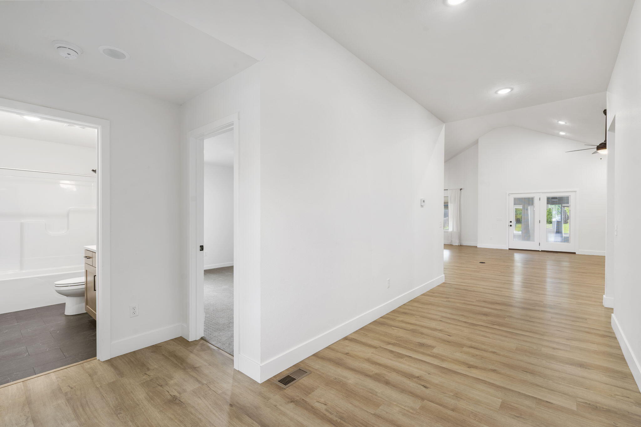 1257 West Gaslight Drive Property Photo 12