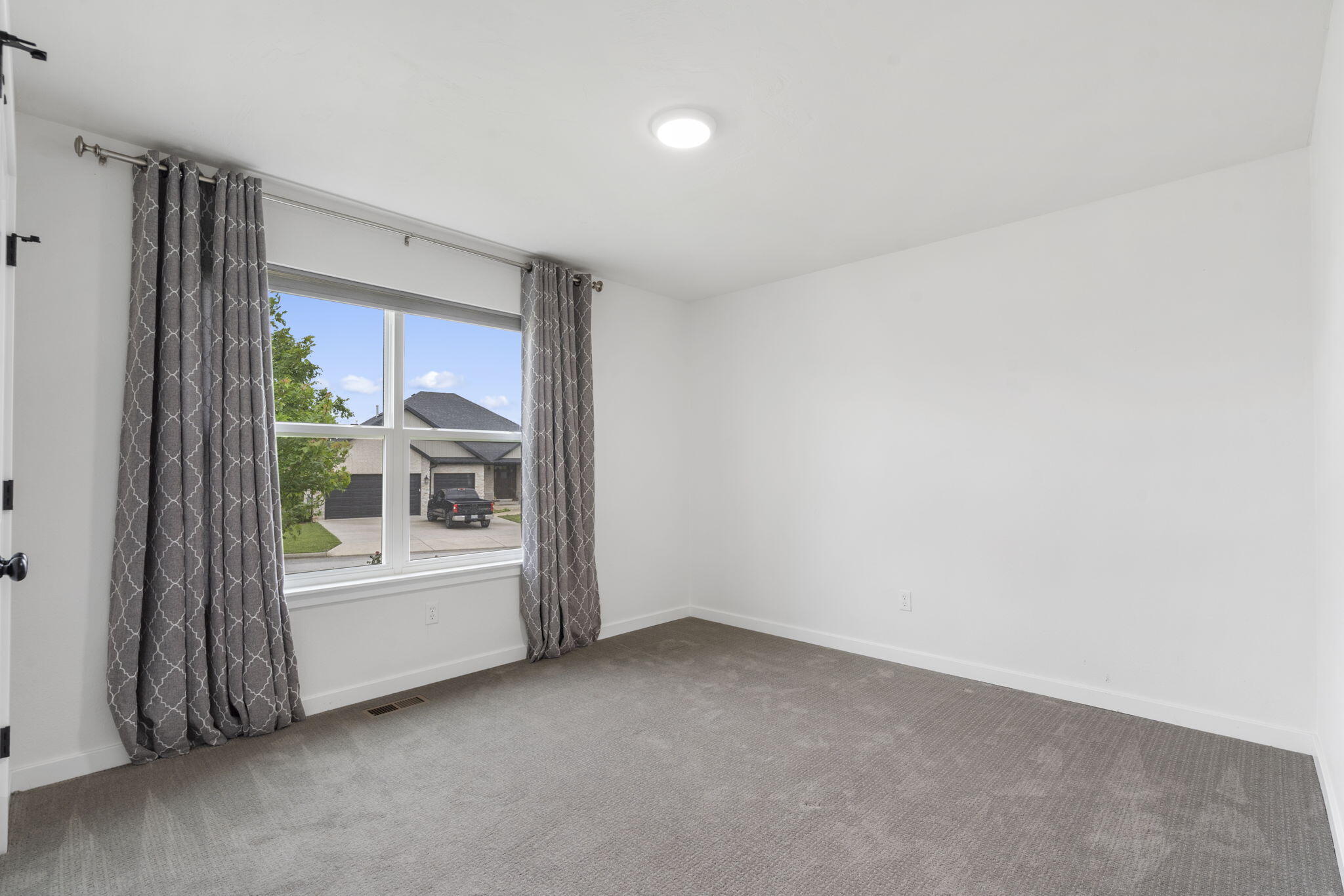 1257 West Gaslight Drive Property Photo 14