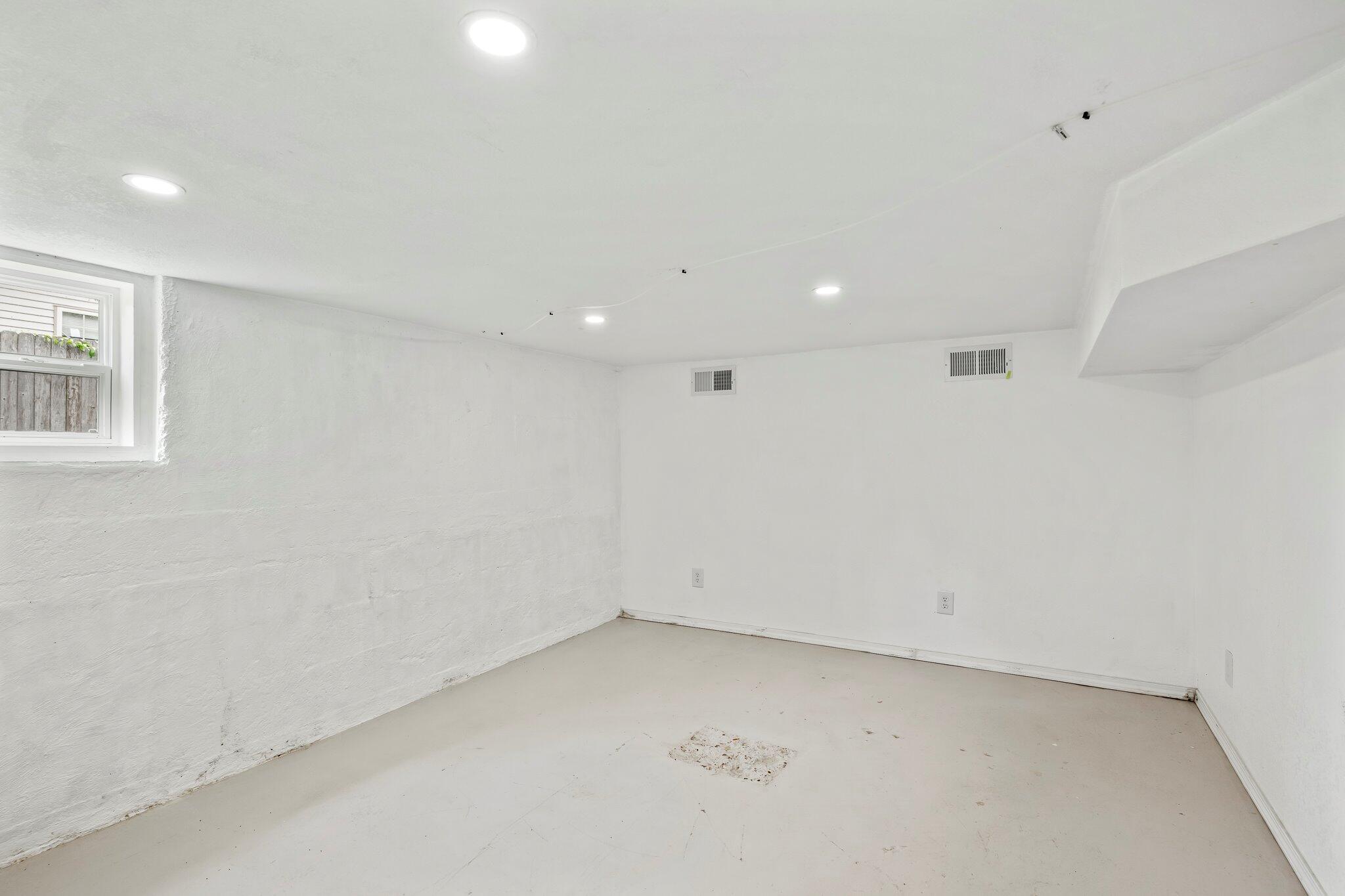 318 West Olive Street Property Photo 22